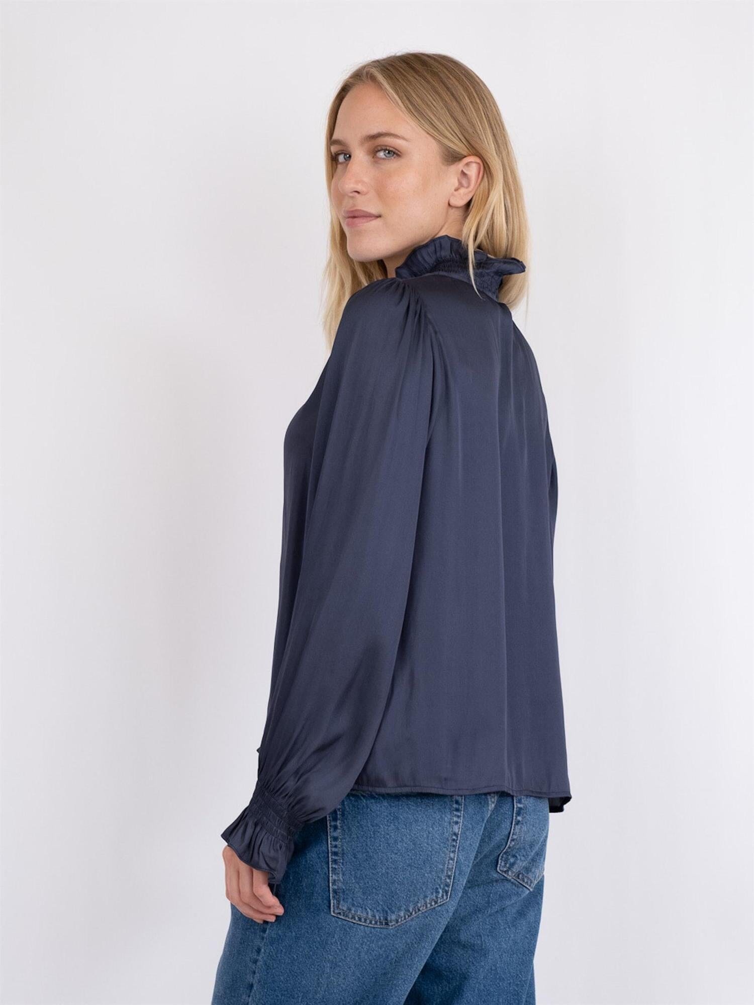 Neo Noir Brielle Satin Blouse Midnight Blue Bluse