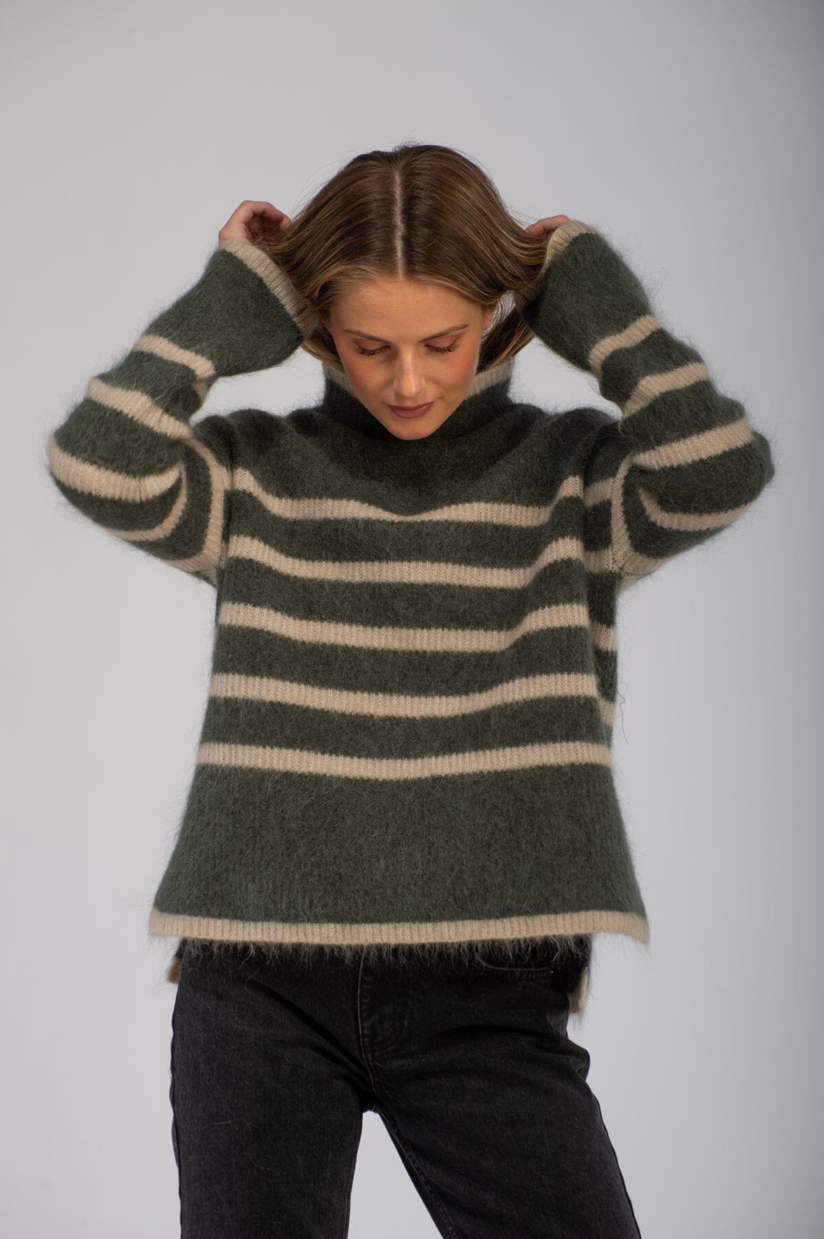 Second Female Ovalis Knit T-Neck Kambaba Genser