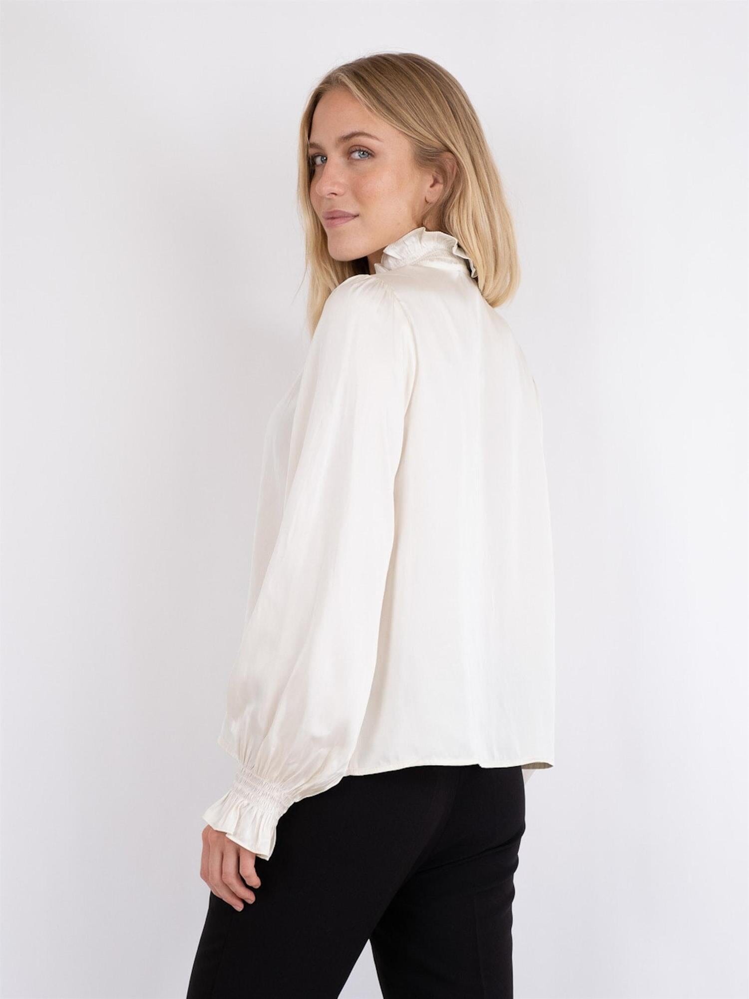 Neo Noir Brielle Satin Blouse Off White Bluse