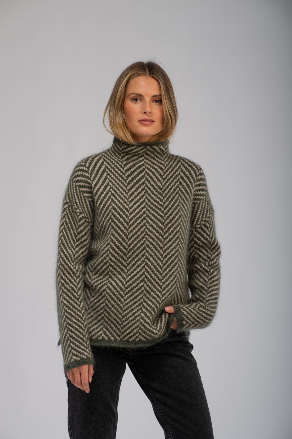 Second Female Herrin Knit New T-Neck Kambaba Genser