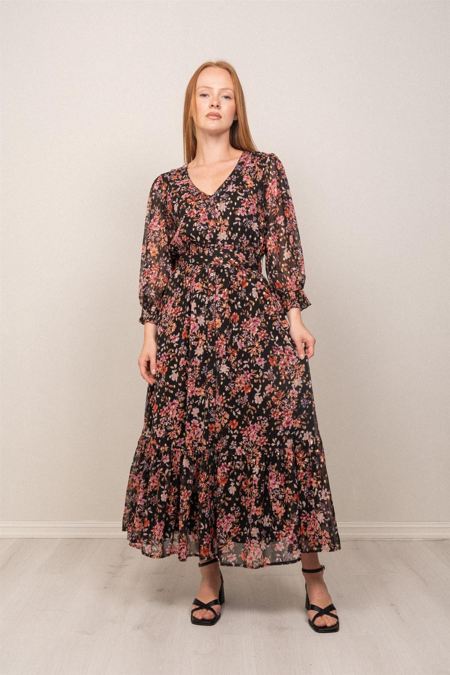 OSMINE af nor Gyri Golden Flower Dress Black Print Kjole