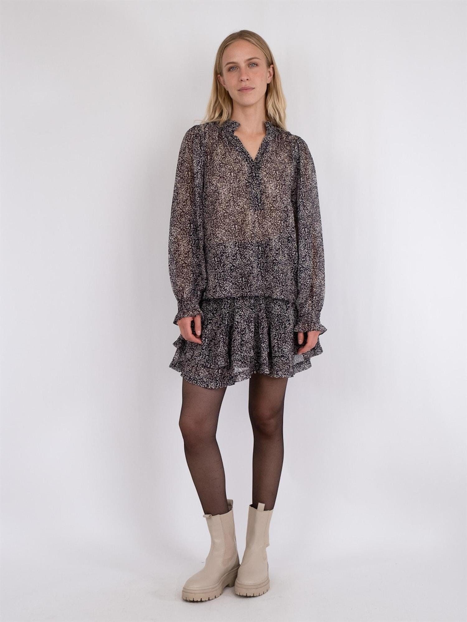 Neo Noir Leia Texture Dot Blouse Dark Sand Bluse