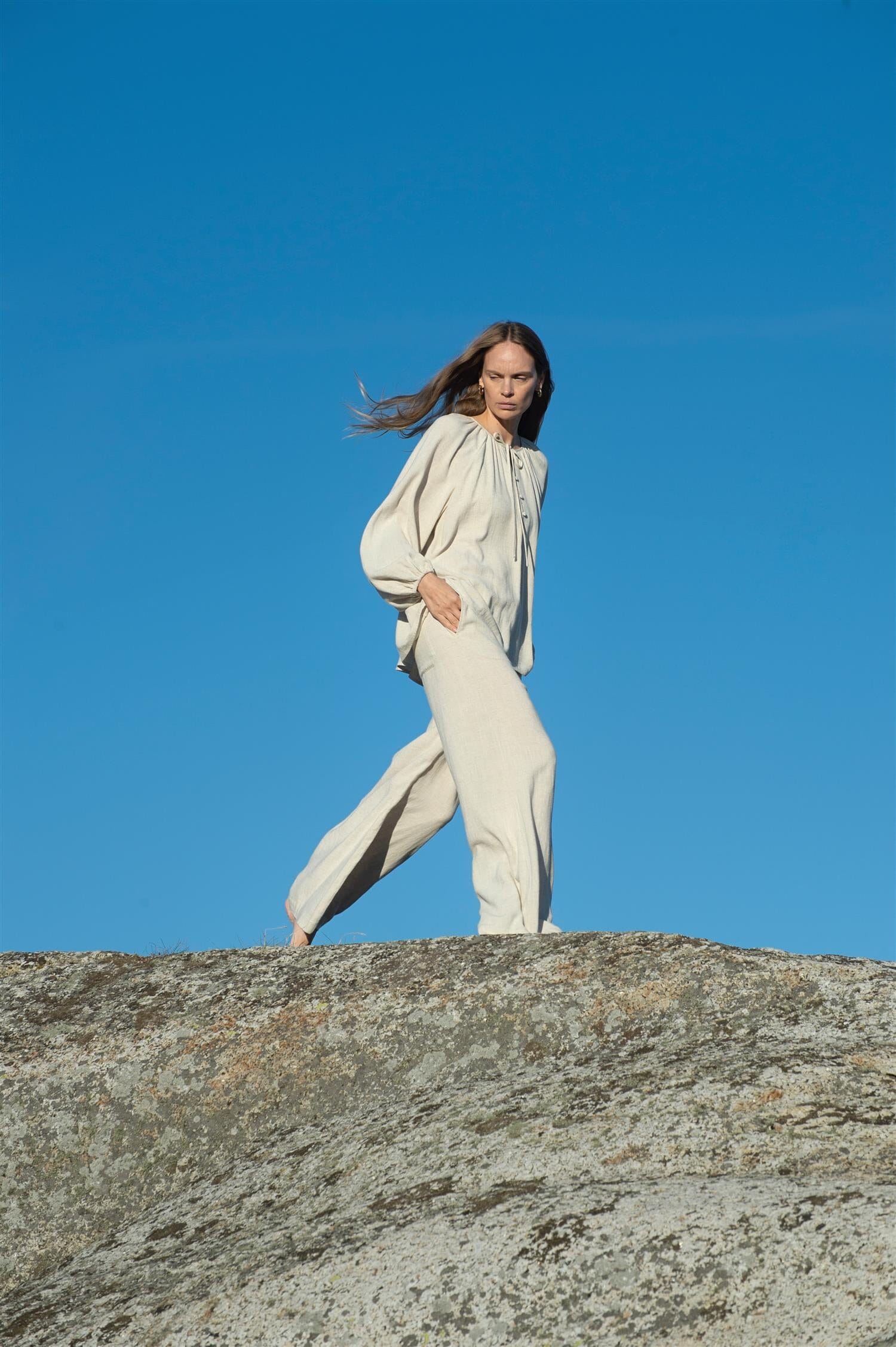 ArnieSays: Daphne Linen Light Beige Melange Bluse