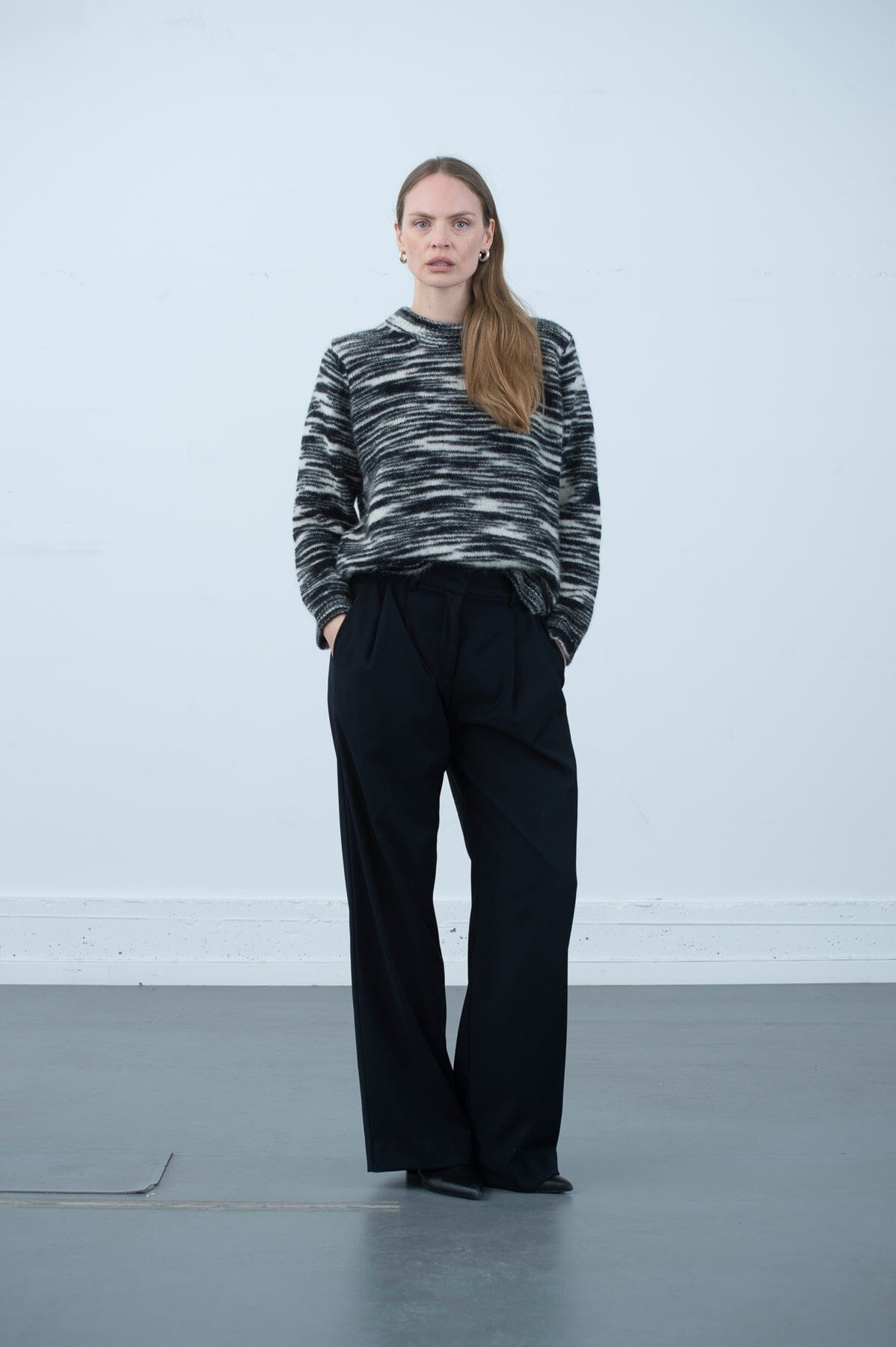 ArnieSays: Brisa Black/Offwhite Genser