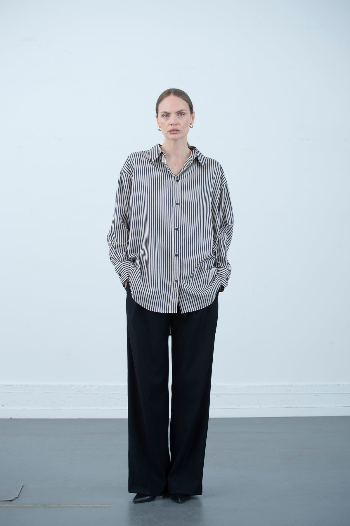 ArnieSays: Casey Tencel Black Stripe Skjorte