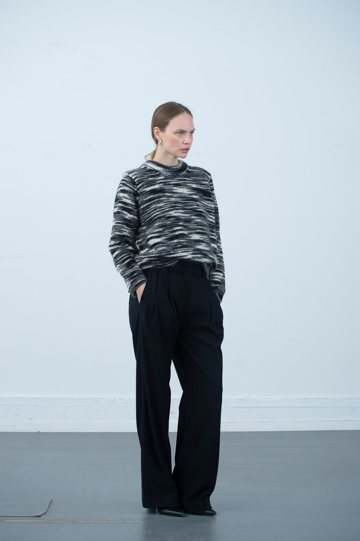 ArnieSays: Brisa Black/Offwhite Genser