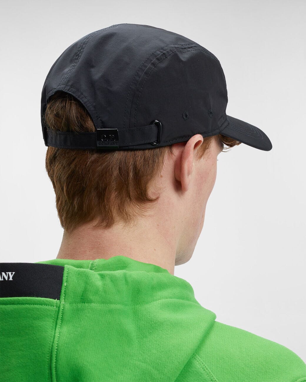 CP Company Chrome-R Panelled Logo Cap Black Hodeplagg