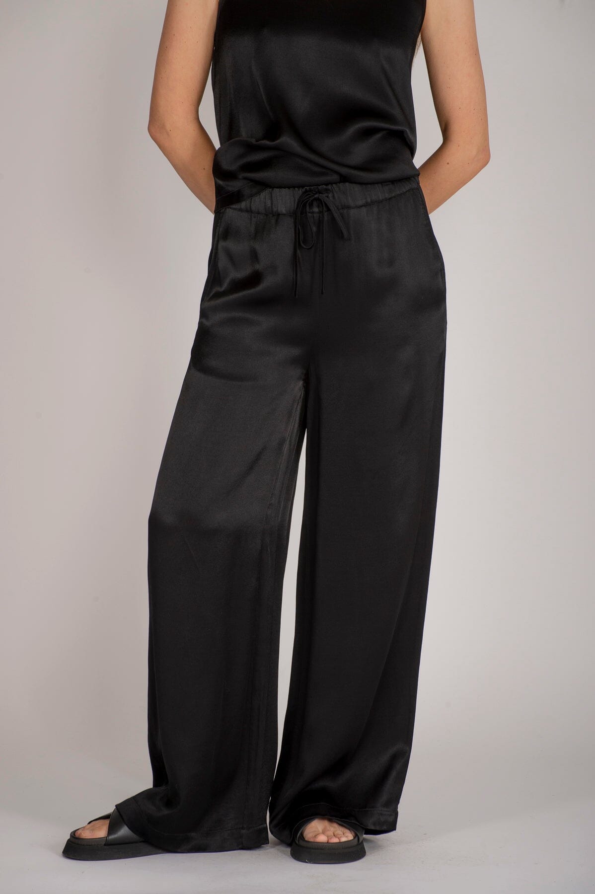 ArnieSays: Kylo Satin Black Bukse
