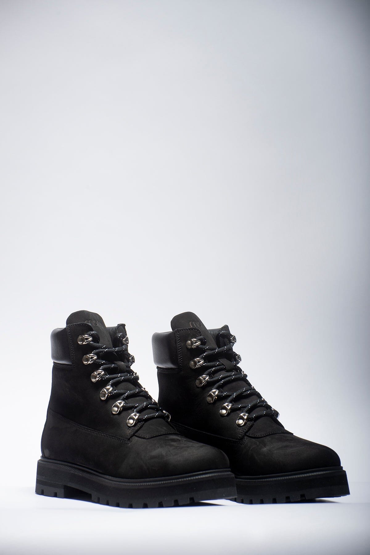 Mono Dici Nubuck Black Sko