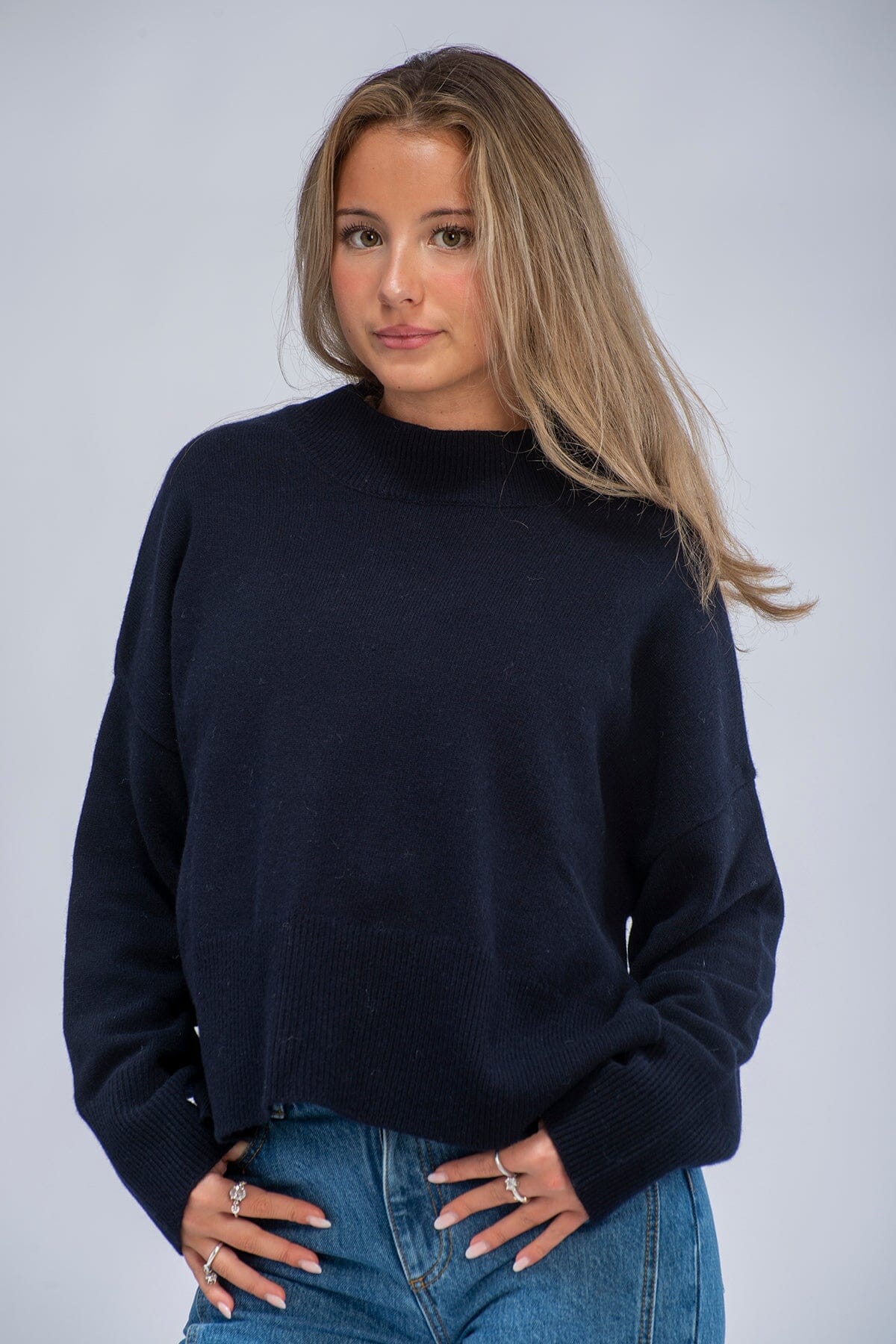 ArnieSays: Mandy Dk Navy Genser