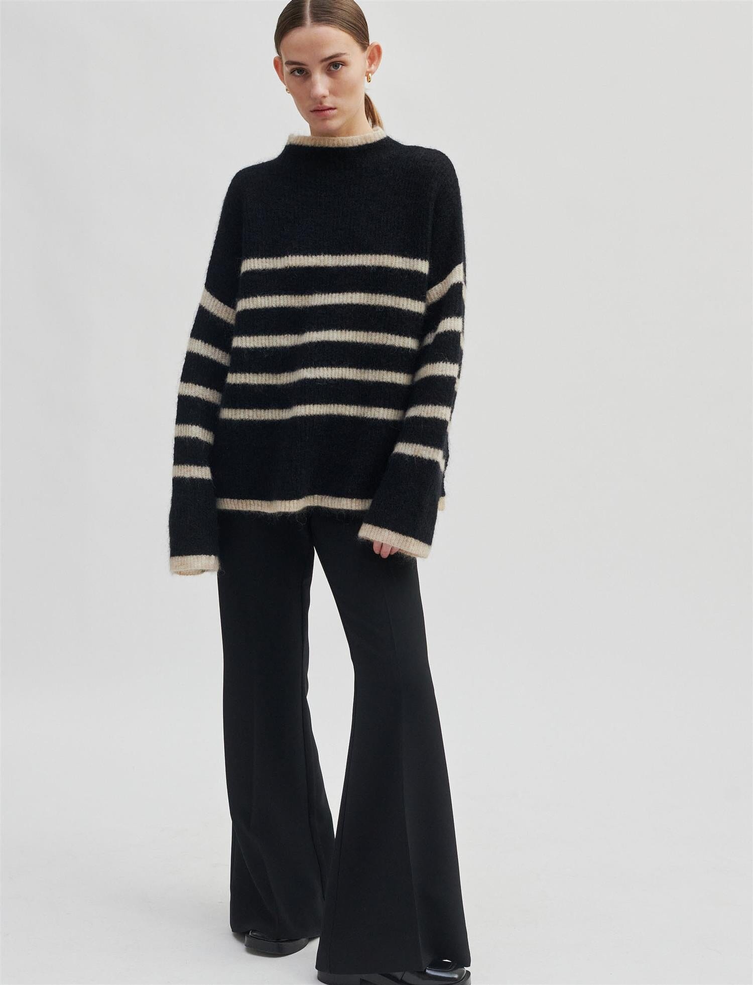Second Female Ovalis Knit T-Neck Black Genser
