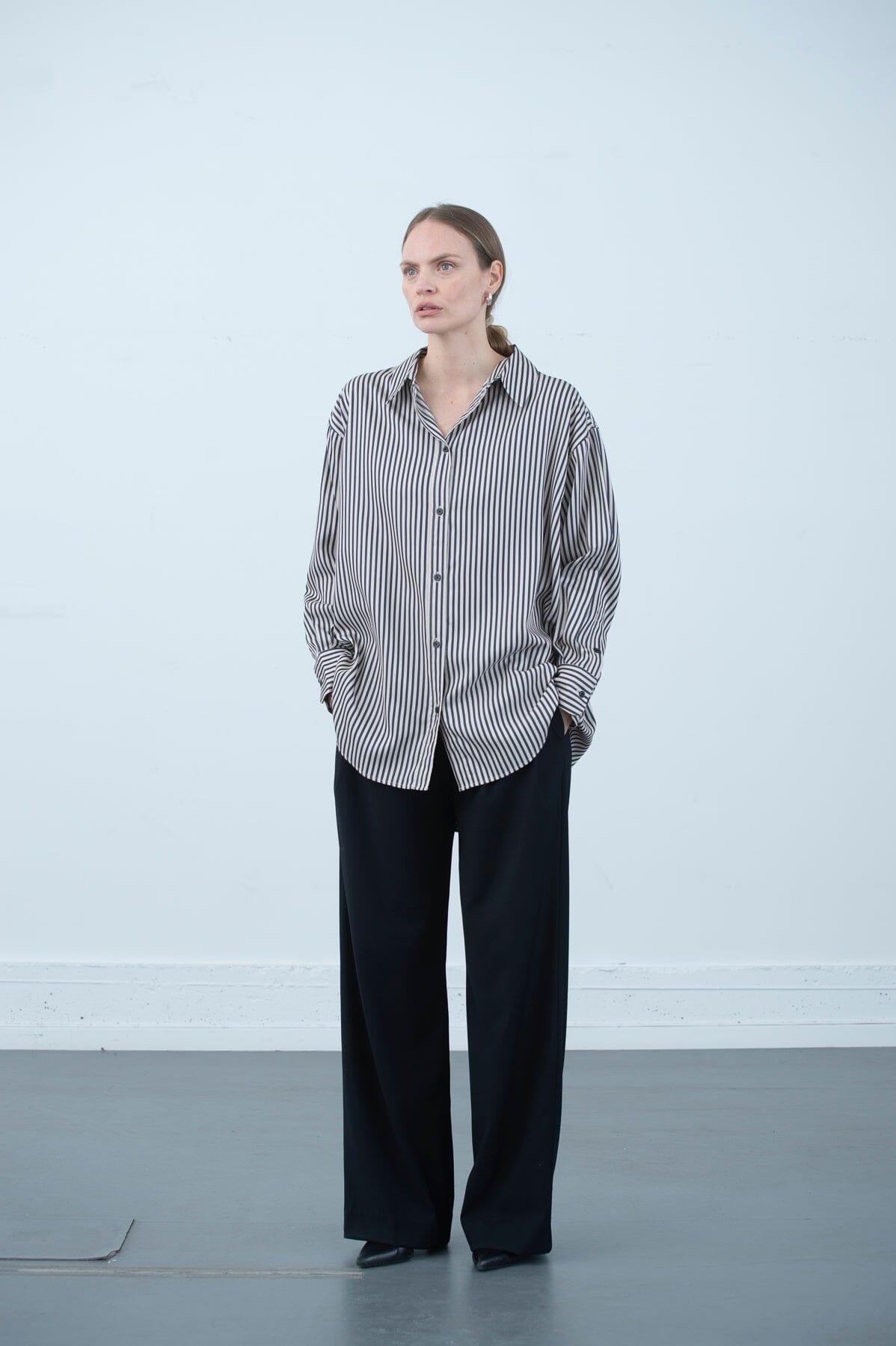ArnieSays: Casey Tencel Black Stripe Skjorte