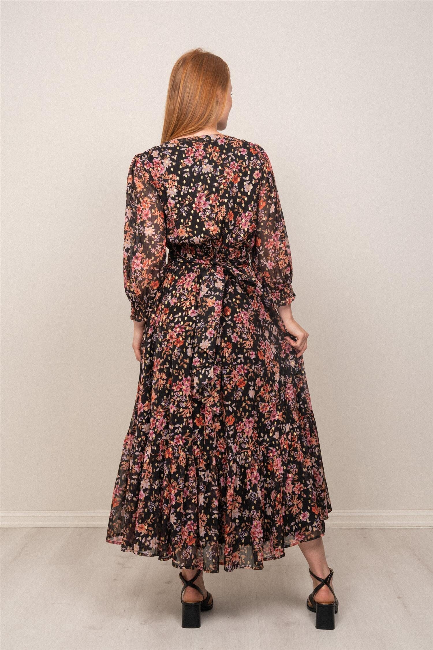 OSMINE af nor Gyri Golden Flower Dress Black Print Kjole