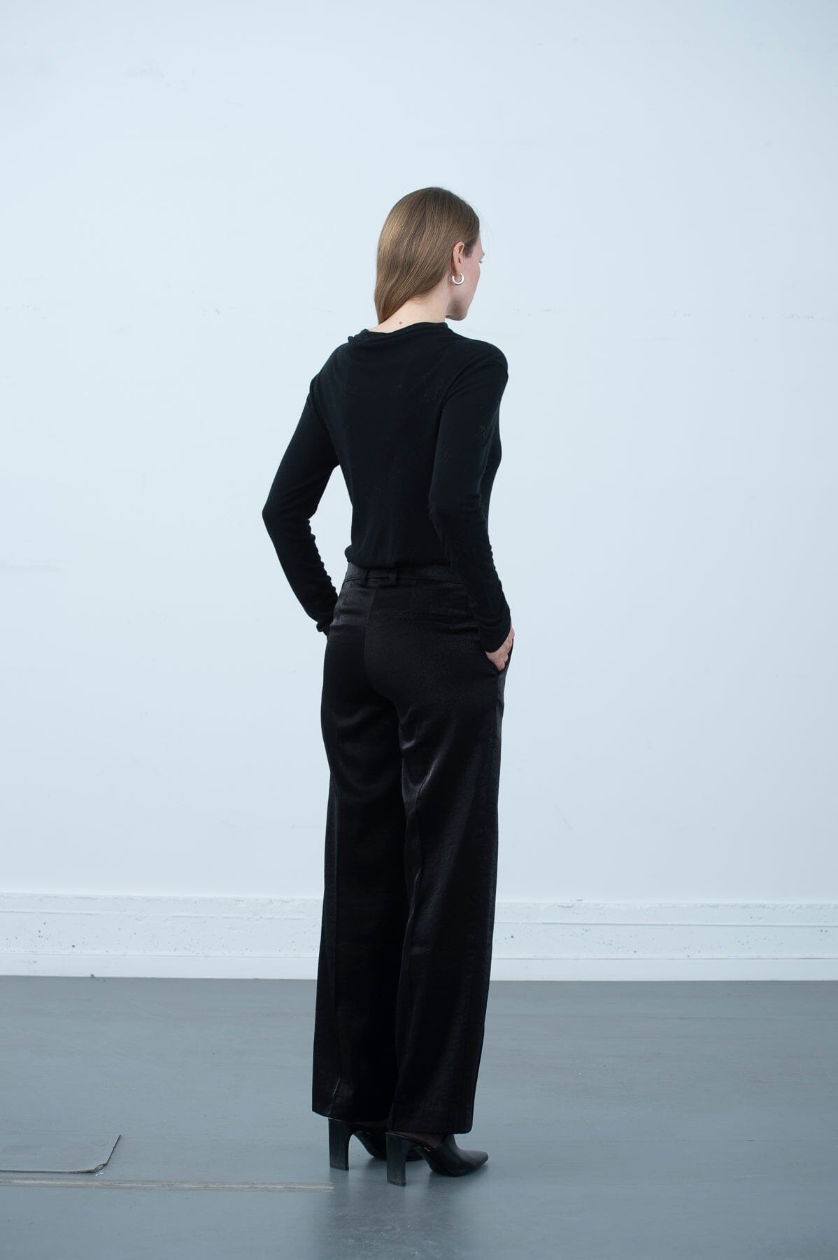 ArnieSays: Hamilton Lamé Black Bukse