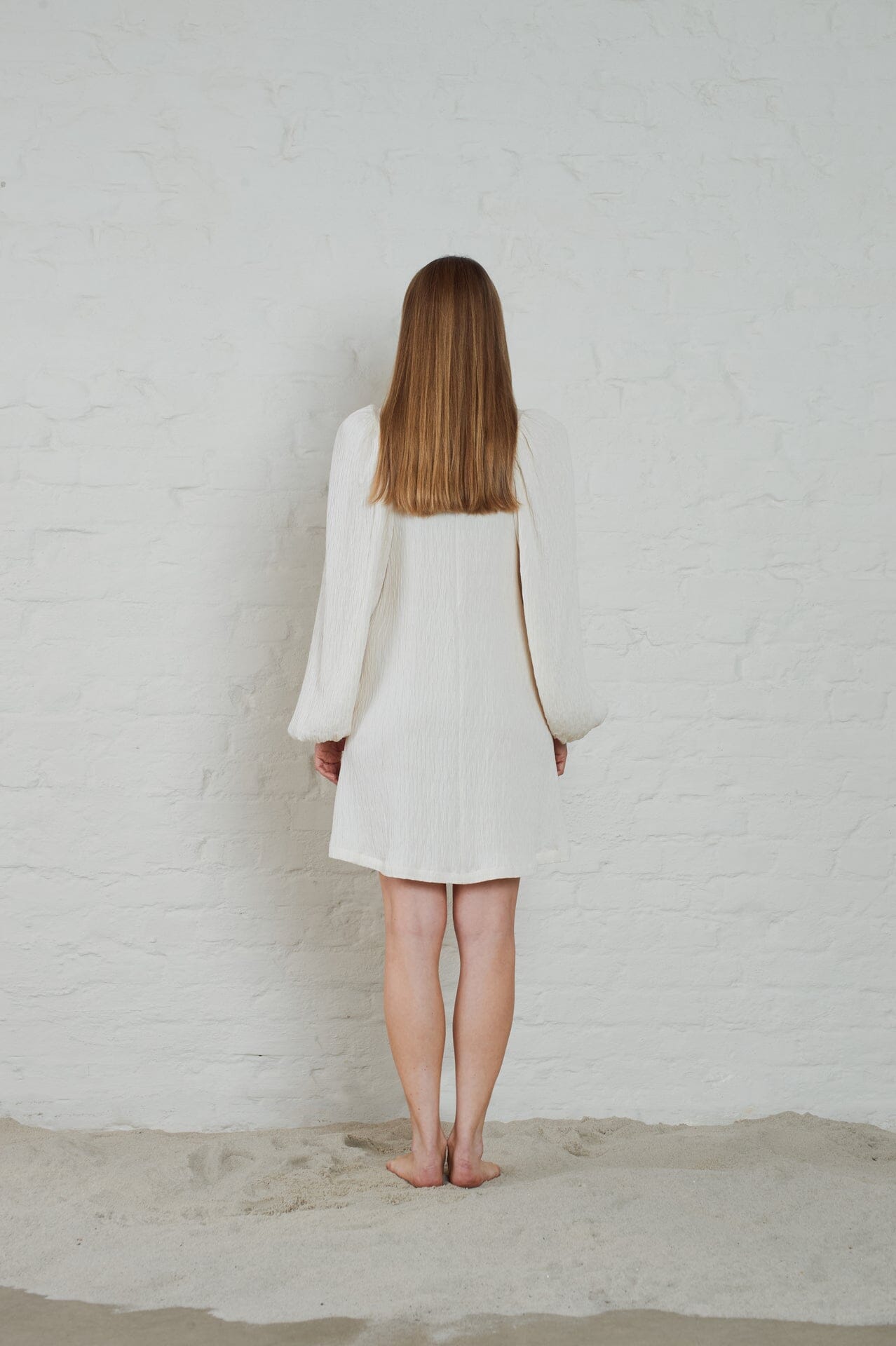 ArnieSays: Valeria Crinkled Cream Kjole