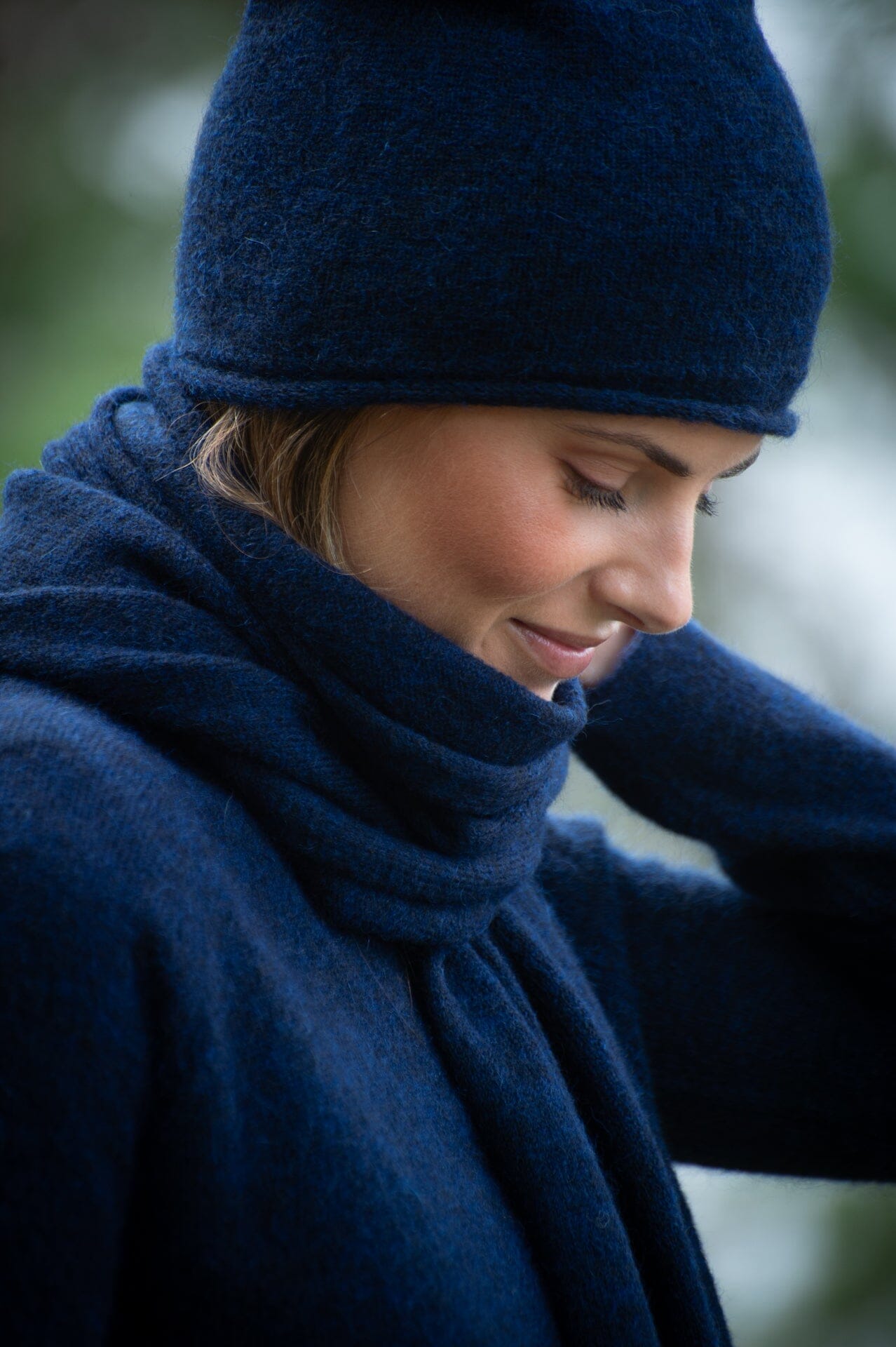 ArnieSays: Fiona Dk Navy Genser