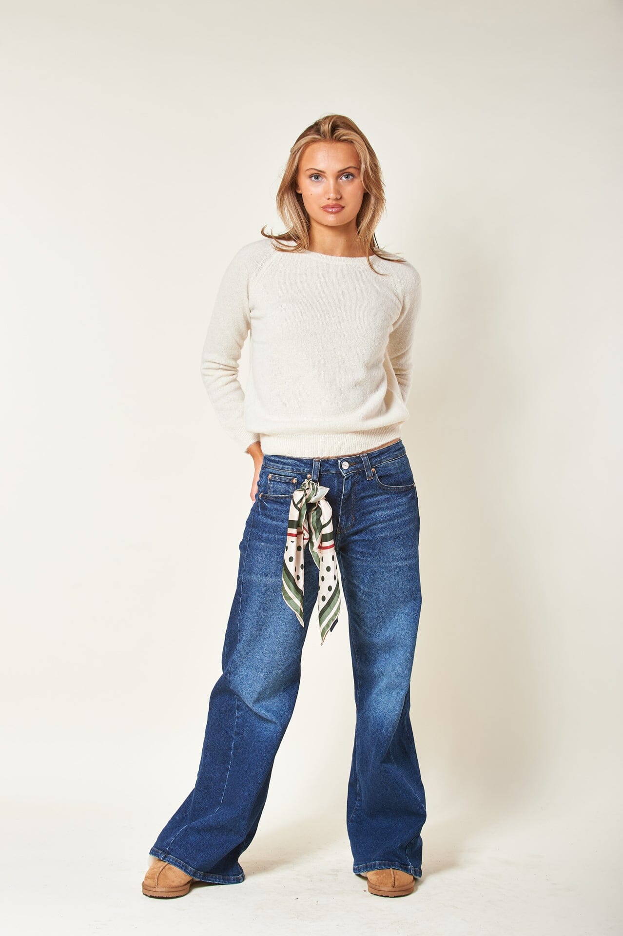 ArnieSays: Fiona Offwhite Genser
