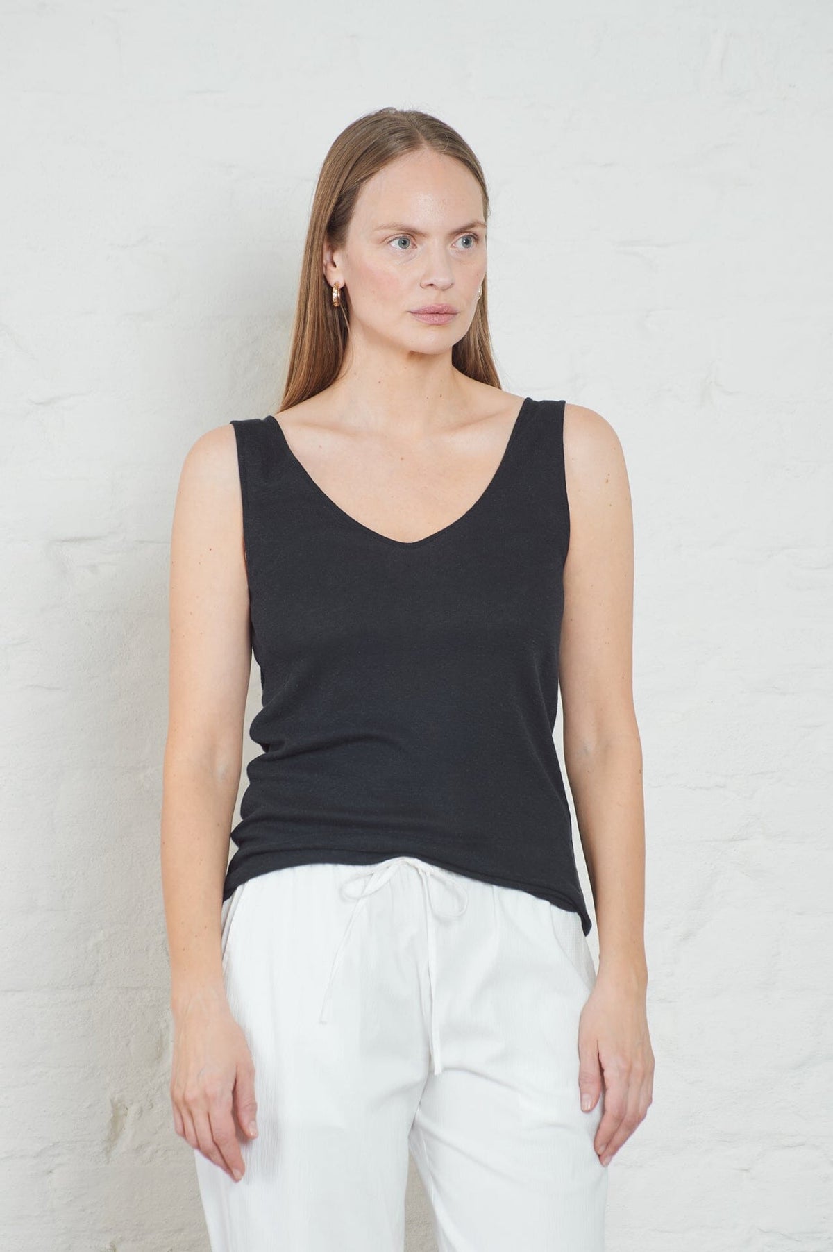 ArnieSays: Jasmien Linen Black T-shirt