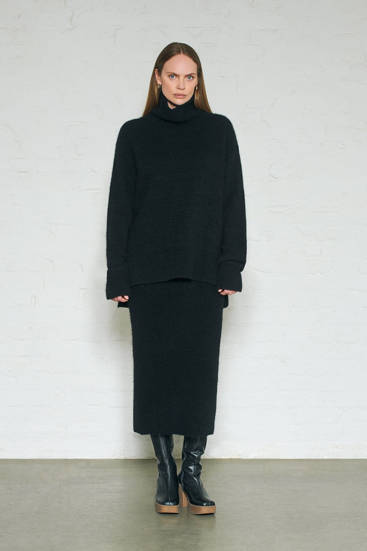 ArnieSays: Alwyn Black Melange Genser