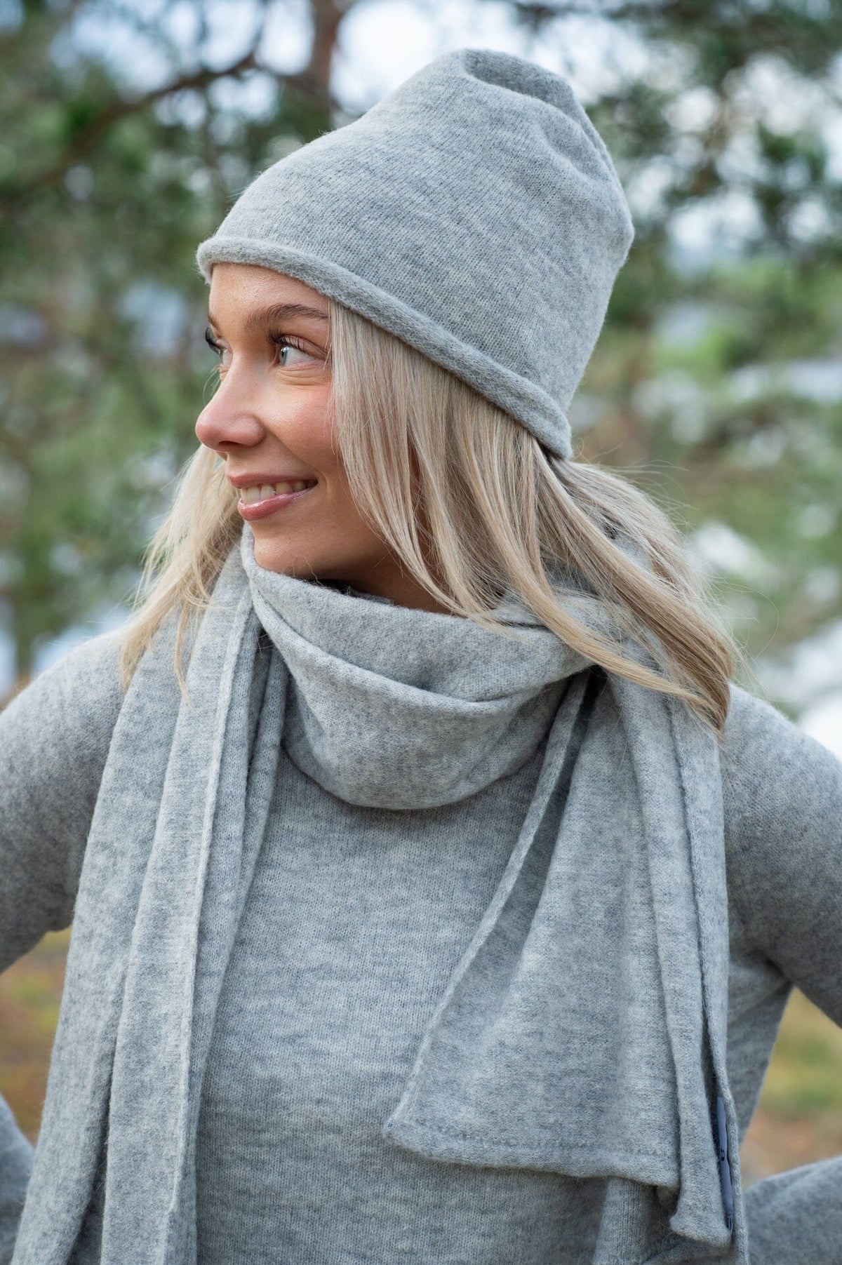 ArnieSays: GINI Lt Grey Melange Hodeplagg