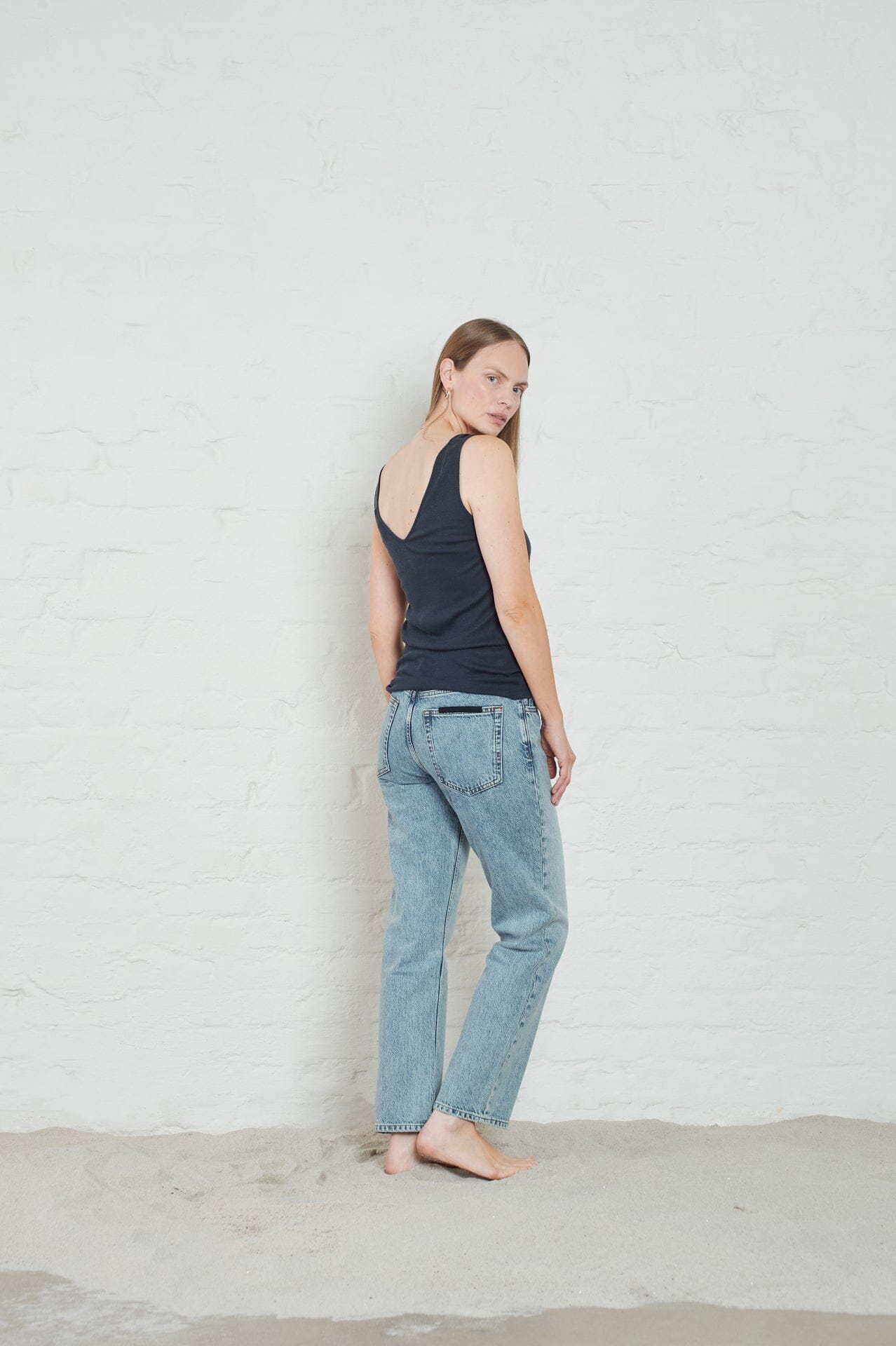 ArnieSays: Jasmien Linen Dk Navy T-shirt
