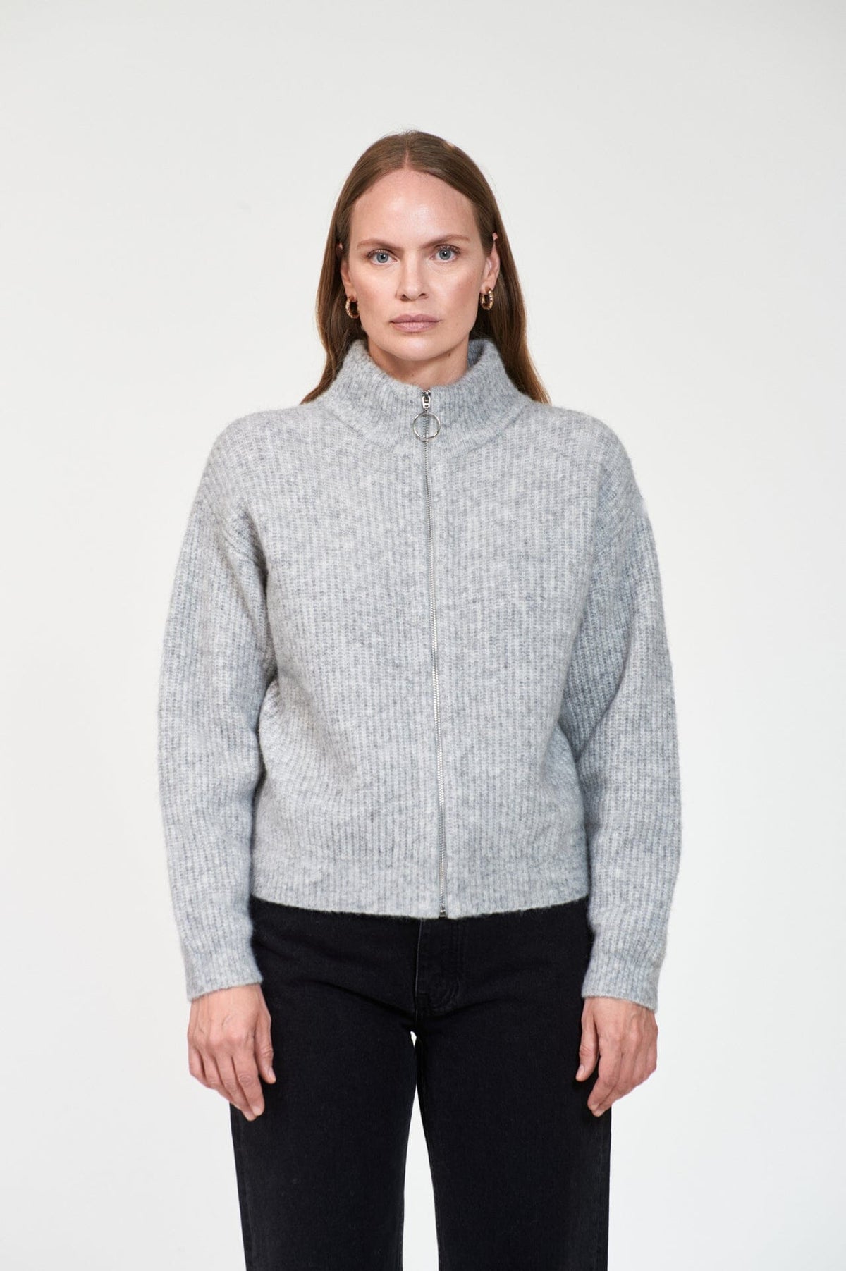 ArnieSays: HENNESSY Lt Grey Melange Genser