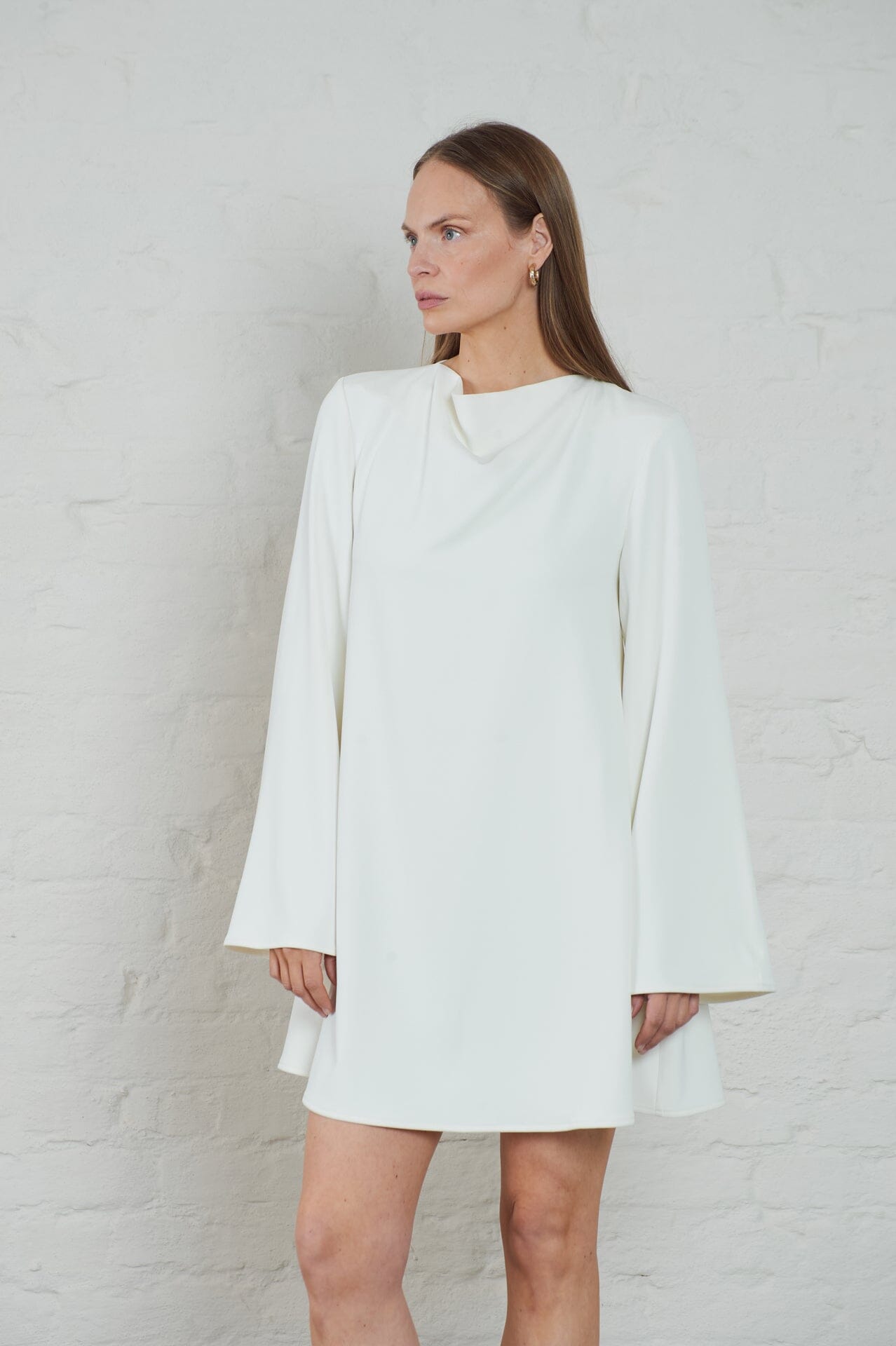 ArnieSays: Erin Crepe Cream Kjole