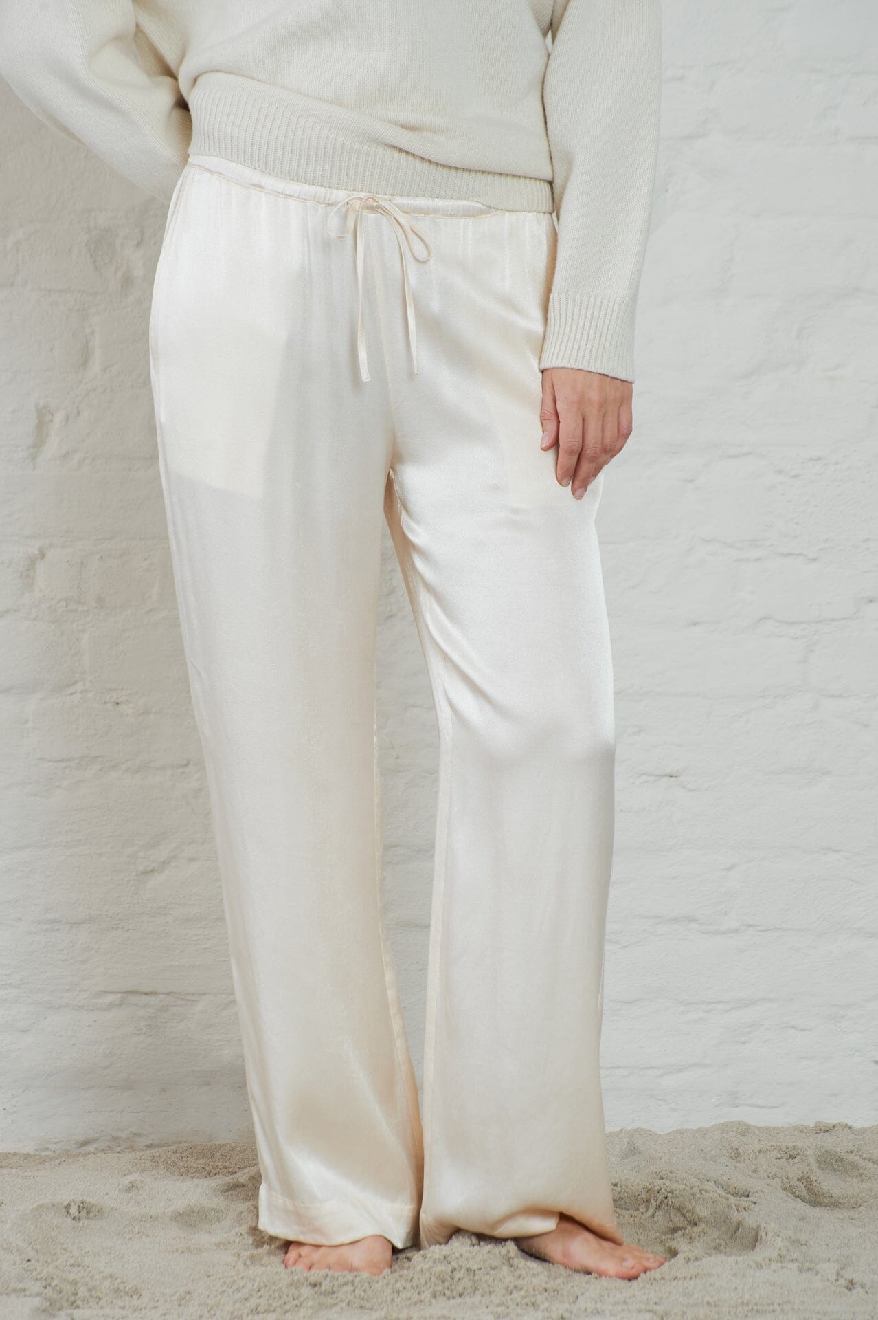 ArnieSays: Euston Satin Cream Bukse