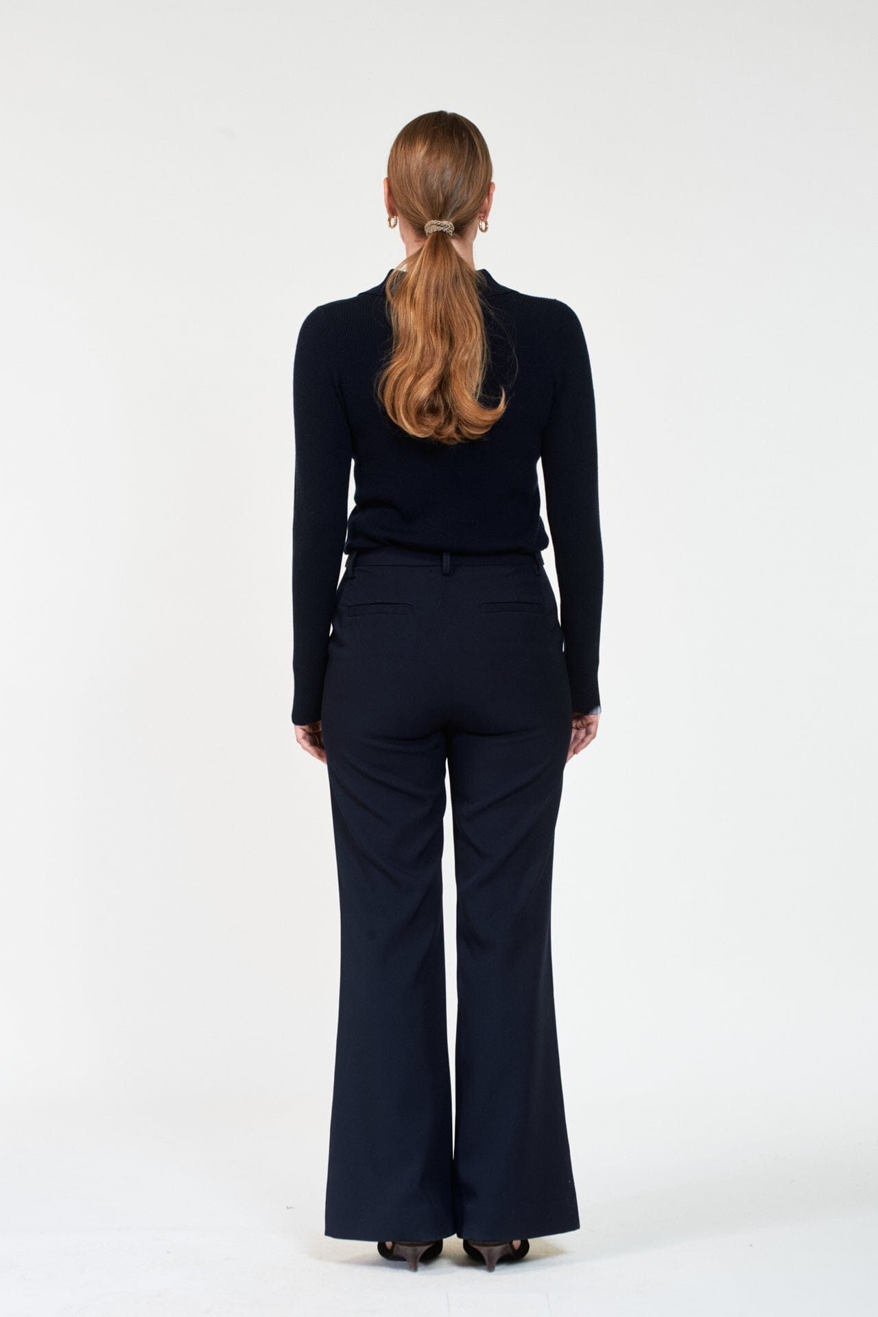 ArnieSays: CIELO Dk Navy Genser