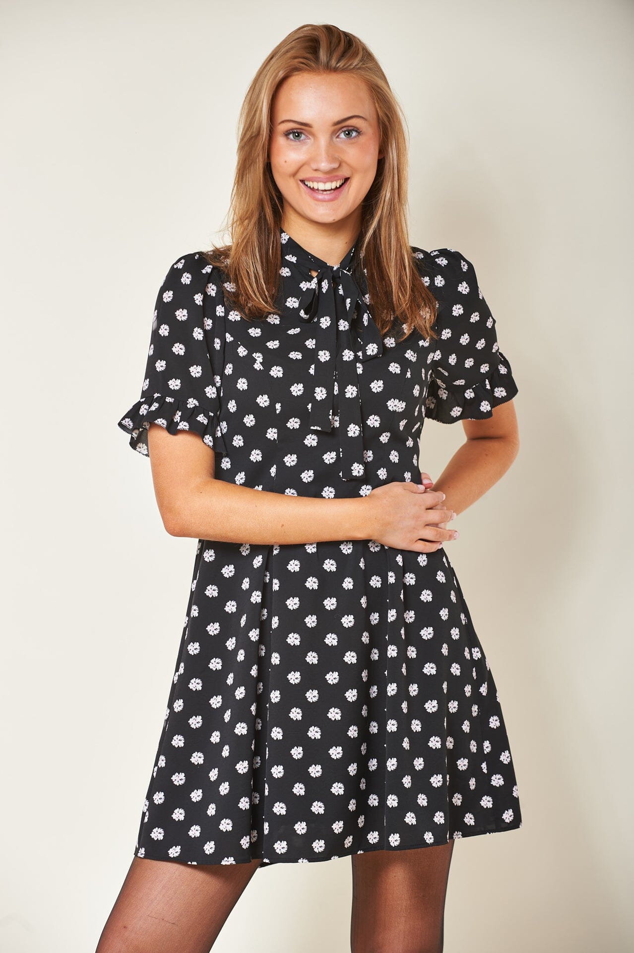 ArnieSays: Leni Floral Print Kjole