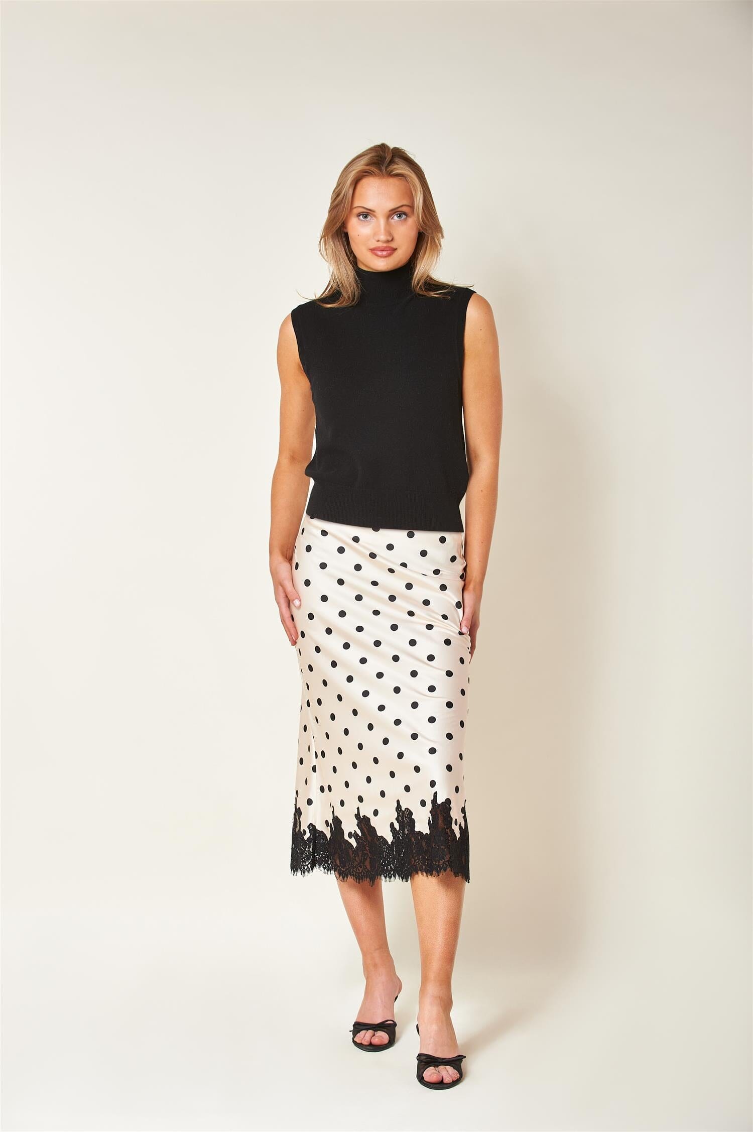 ArnieSays: Lynne Black Polka Dot Skjørt