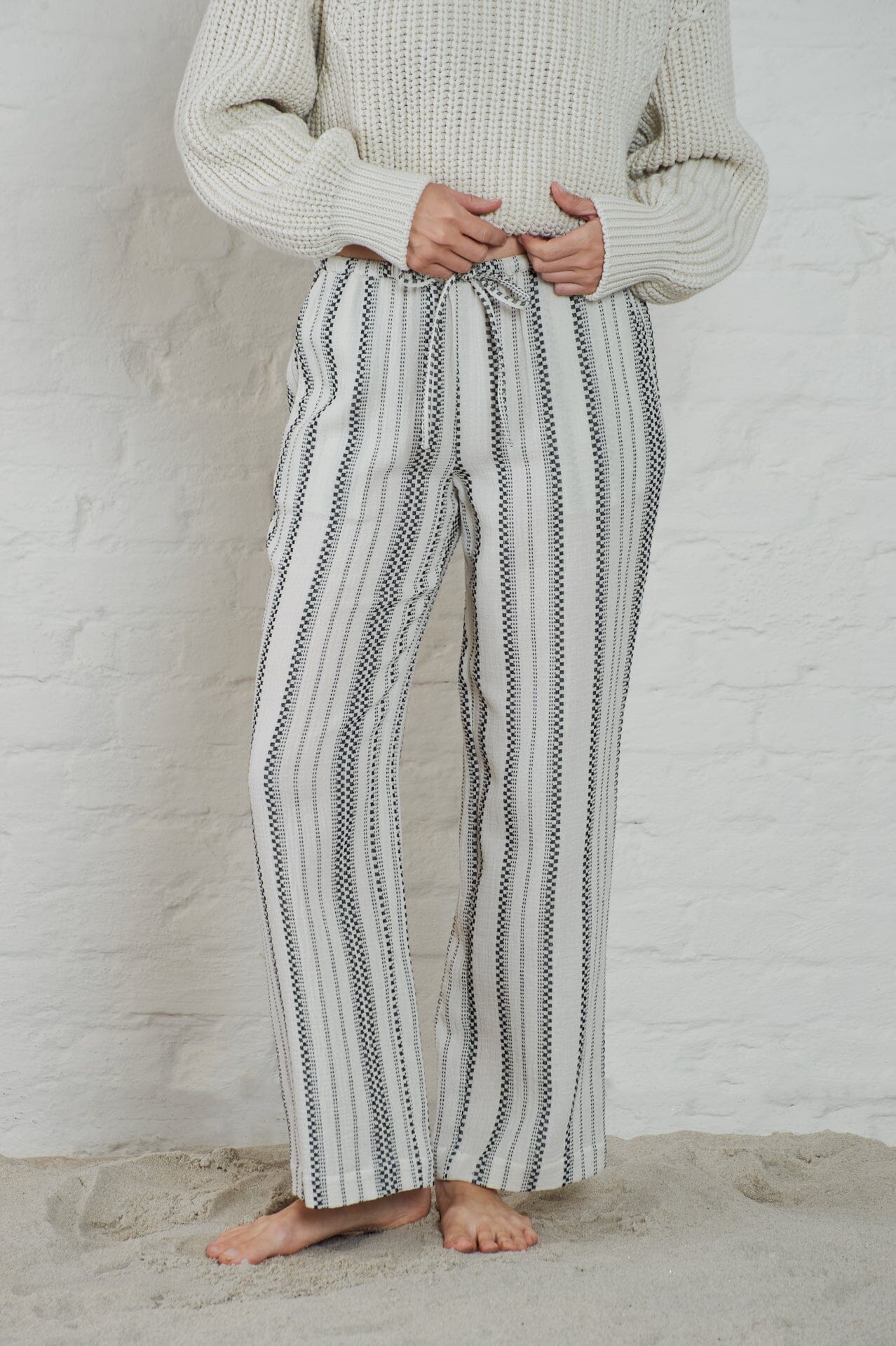ArnieSays: Euston Striped Gauze Ecru/Black Bukse