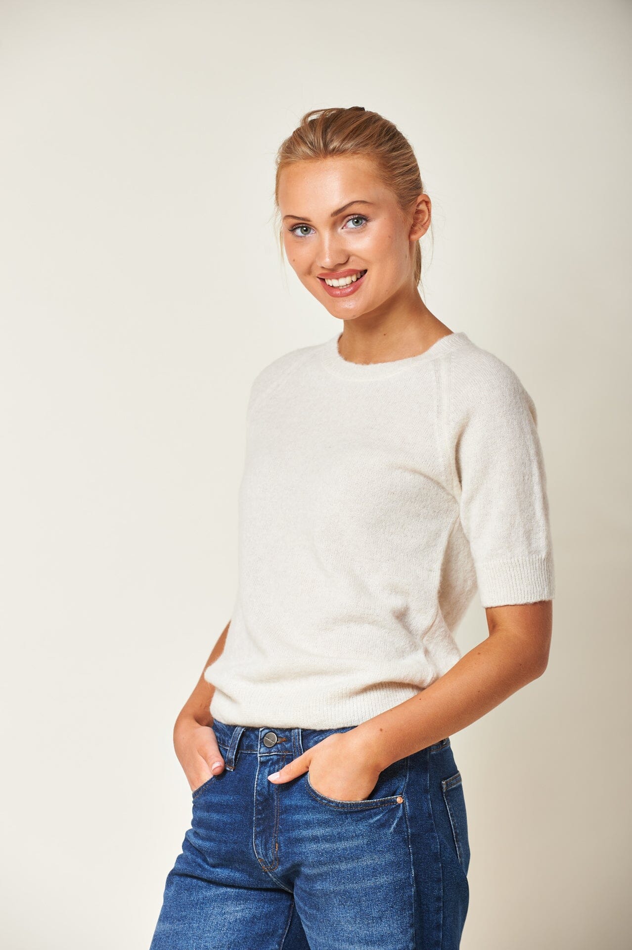 ArnieSays: Georgina Offwhite Genser