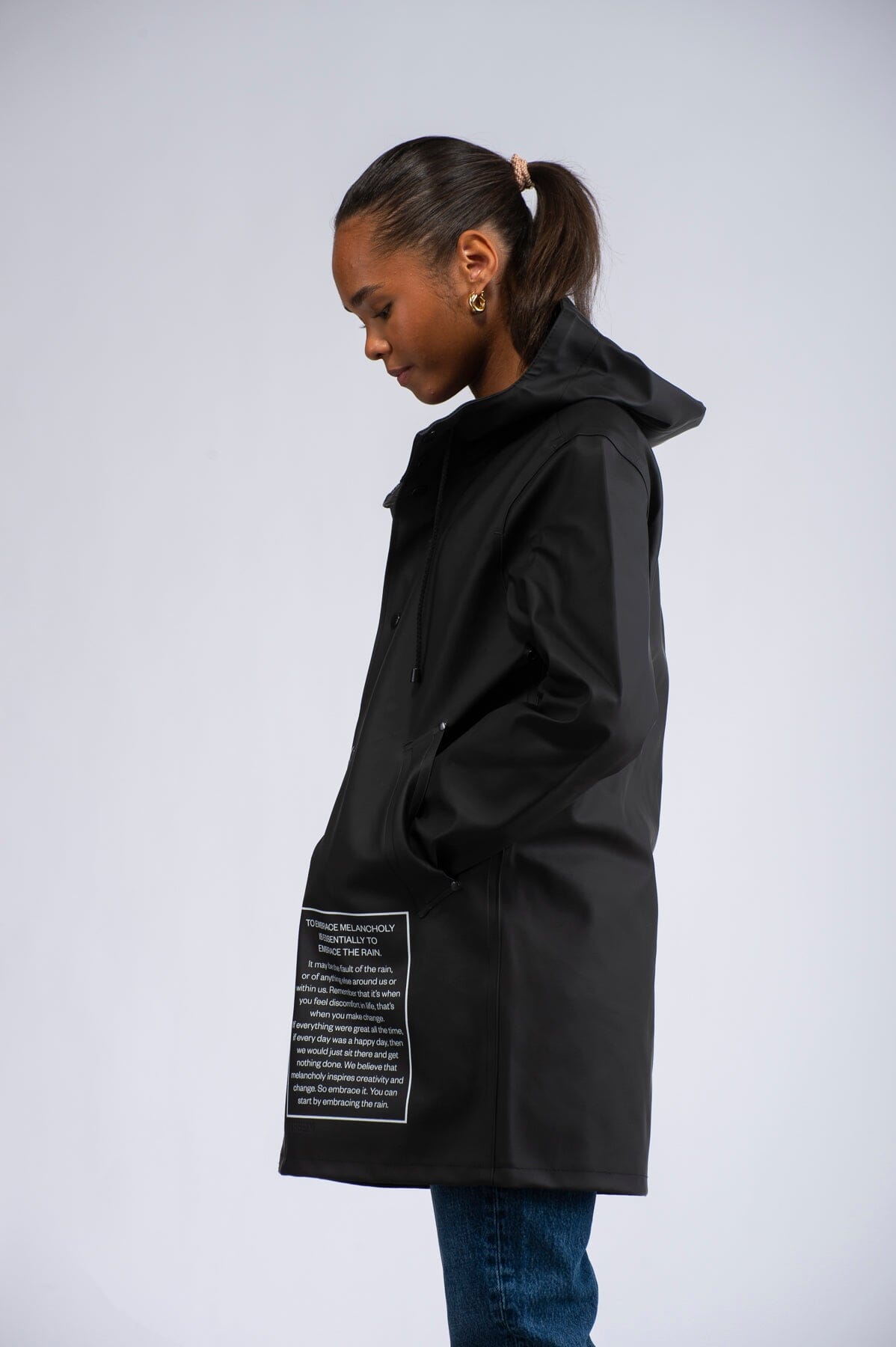 Stutterheim Stockholm Text Print Black Ytterplagg