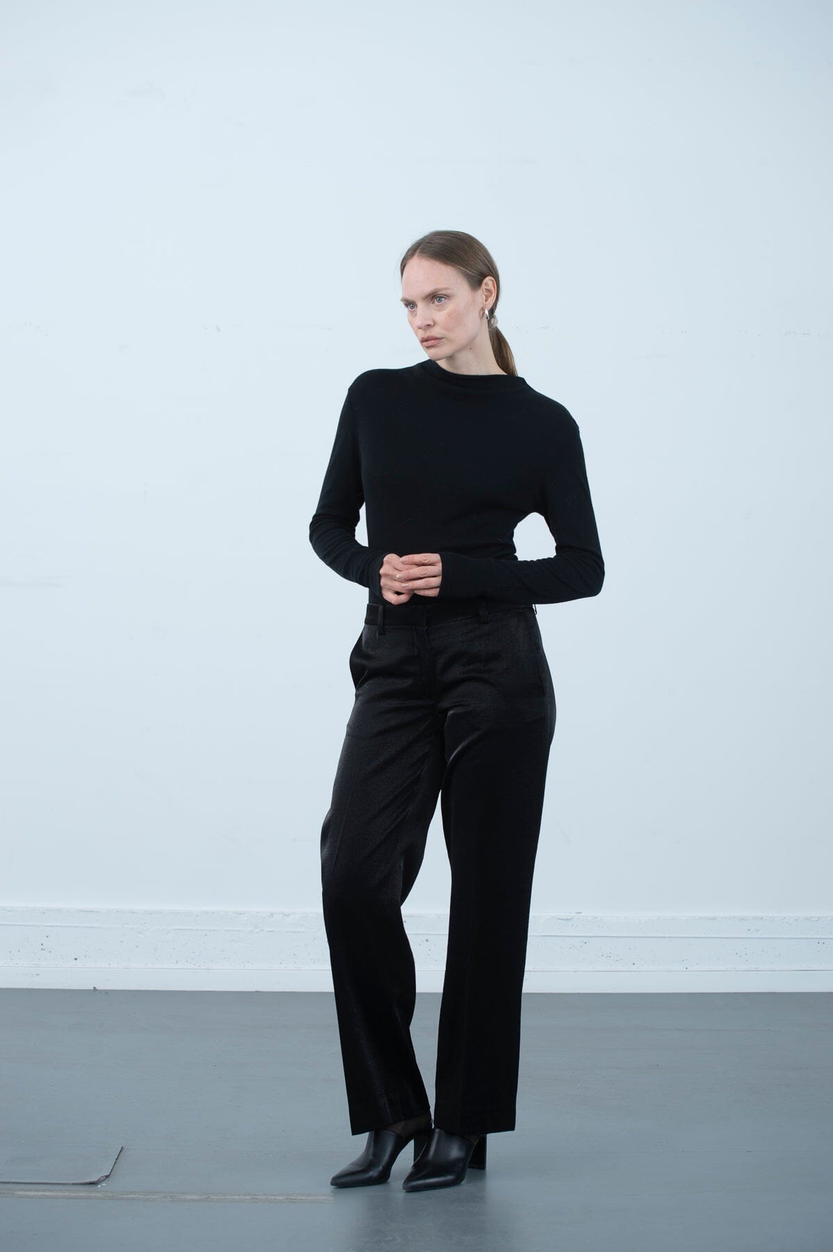 ArnieSays: Hamilton Lamé Black Bukse