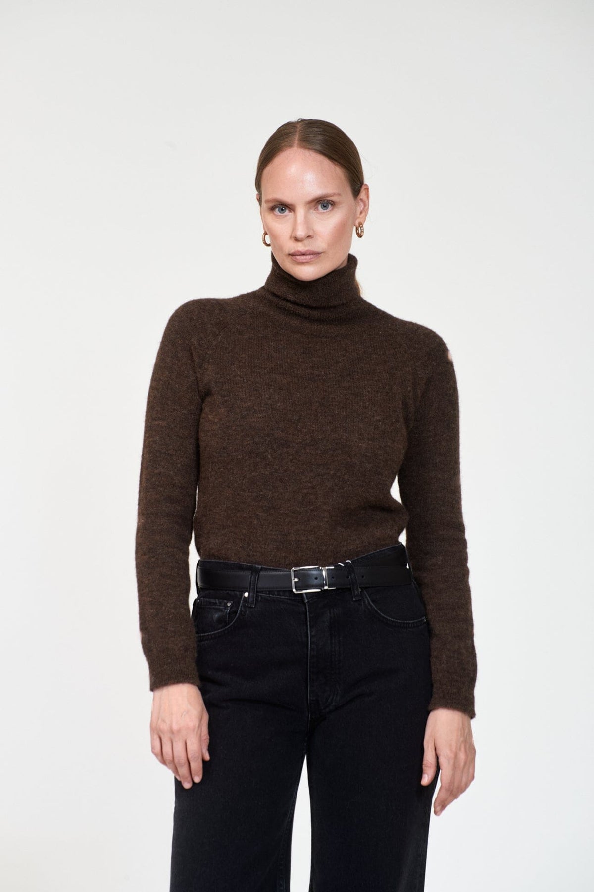 ArnieSays: MIA Dk Brown Genser