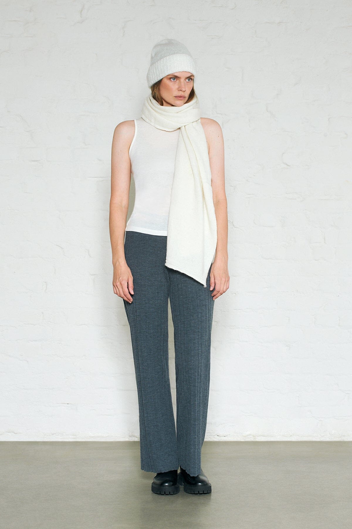 ArnieSays: Rhine Offwhite Hodeplagg
