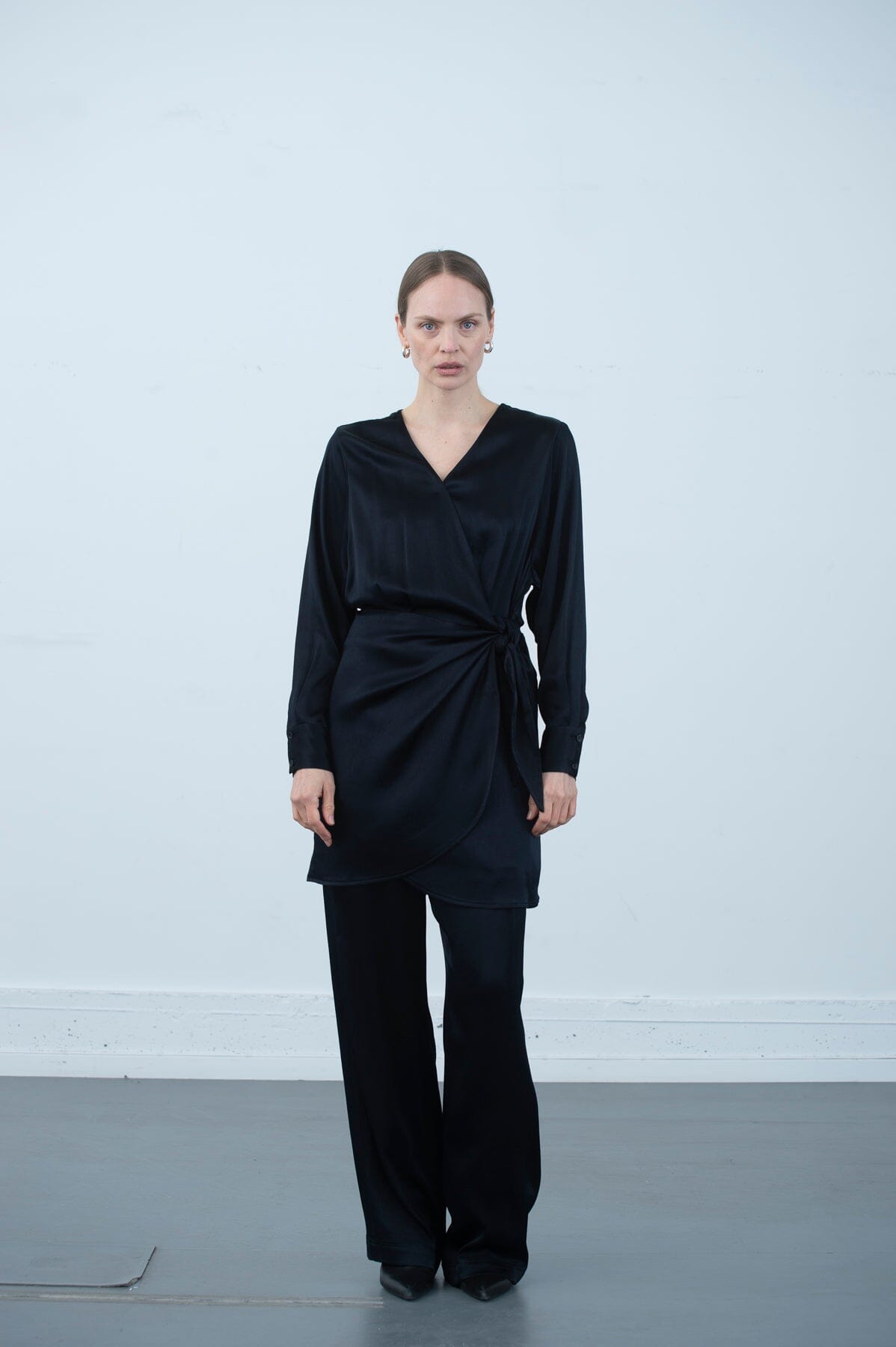 ArnieSays: Nova Satin Midnight Kjole