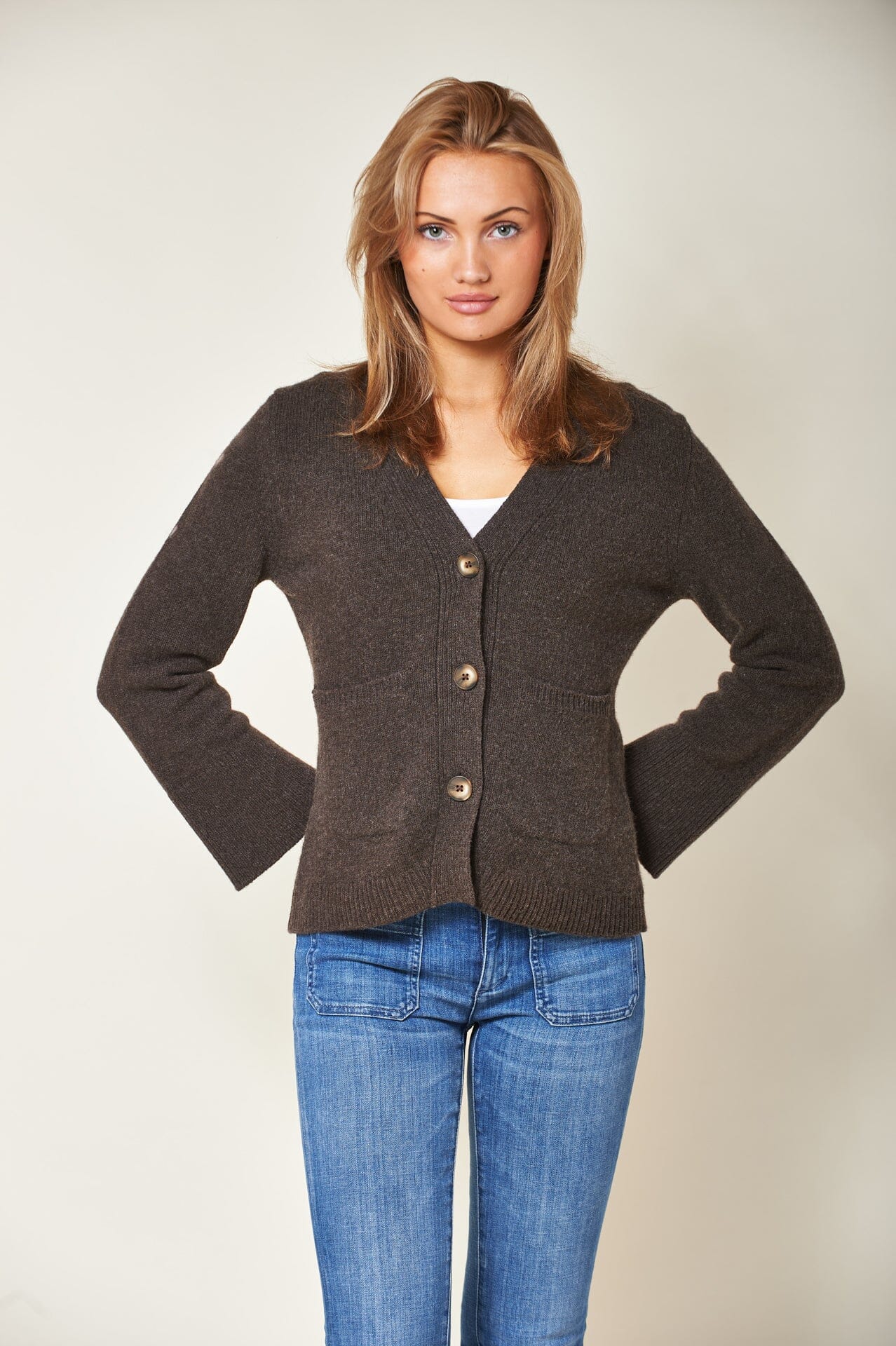 ArnieSays: Tate Cold Brown Genser