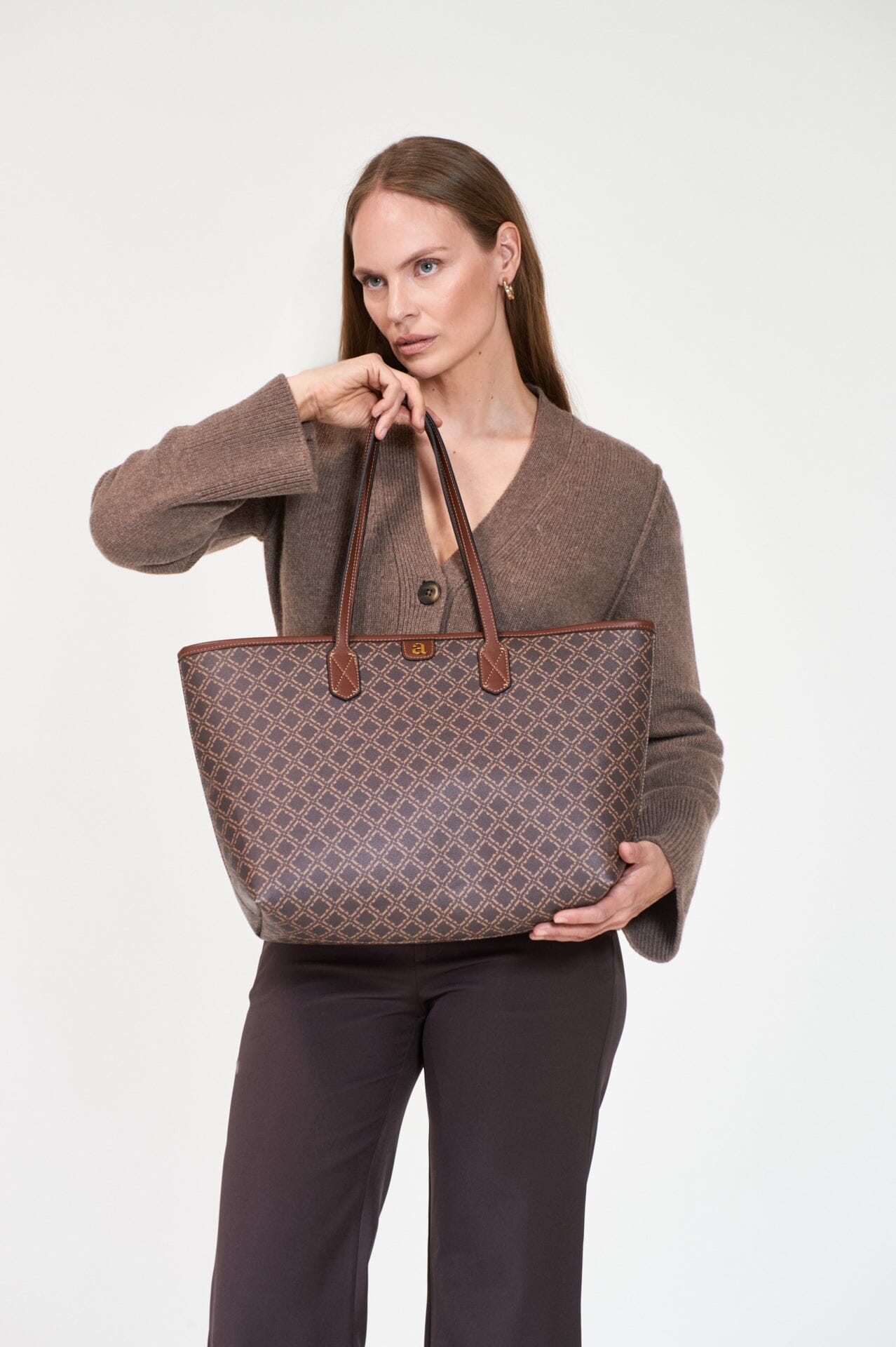 ArnieSays: Ultimate Monogram Tote Brown Tilbehør