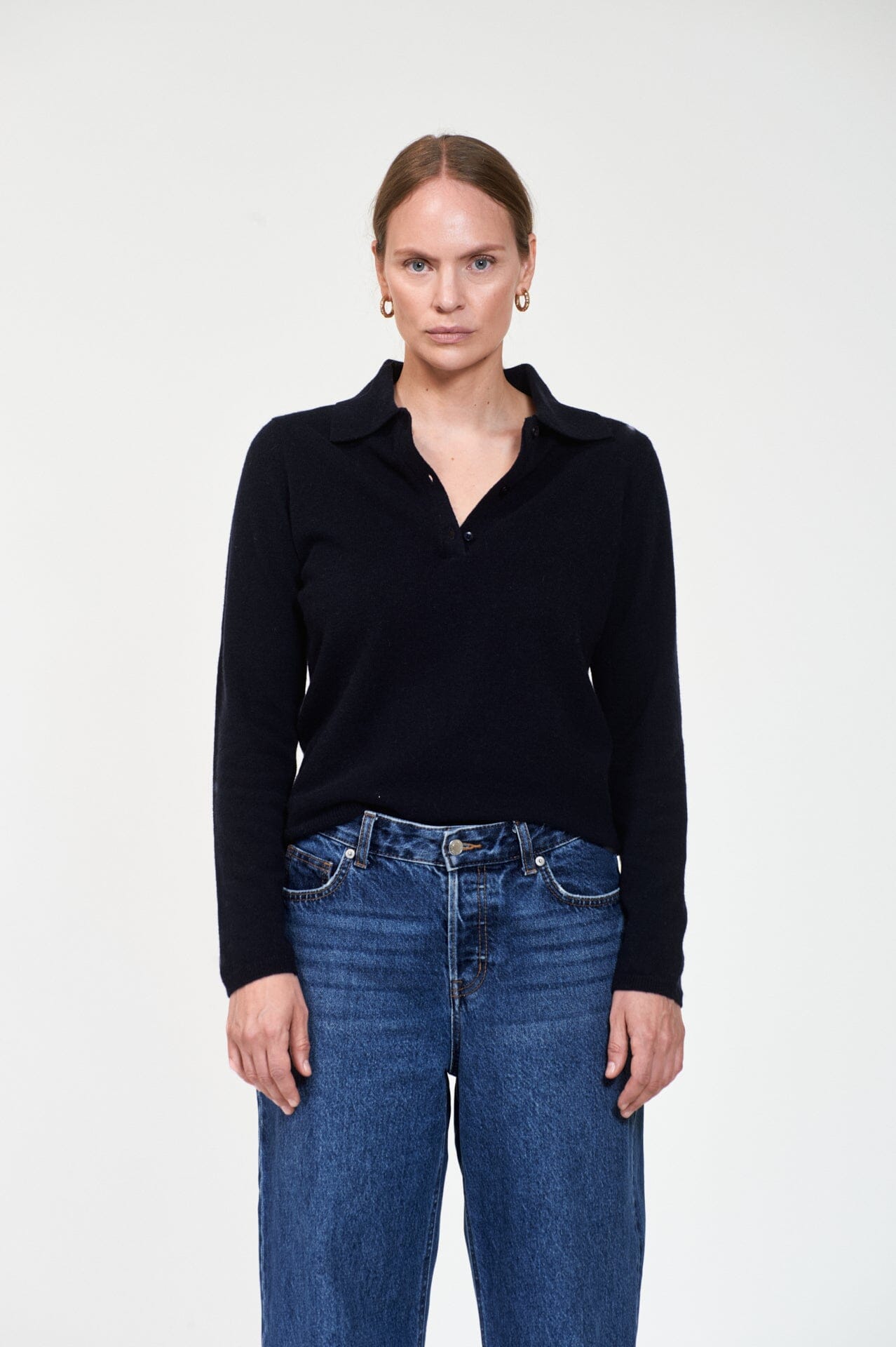 ArnieSays: CASSIE Dk Navy Genser