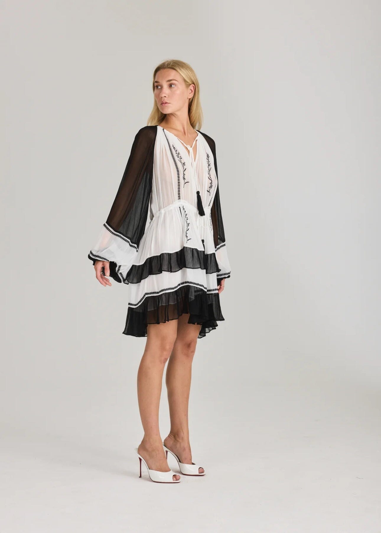 RAVN RAVN Aurora dress White/Black Kjole