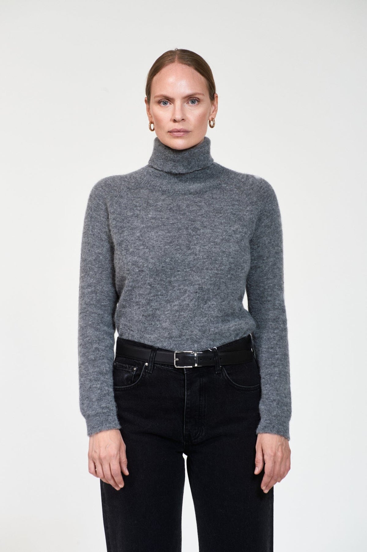 ArnieSays: MIA Dk Grey Melange Genser