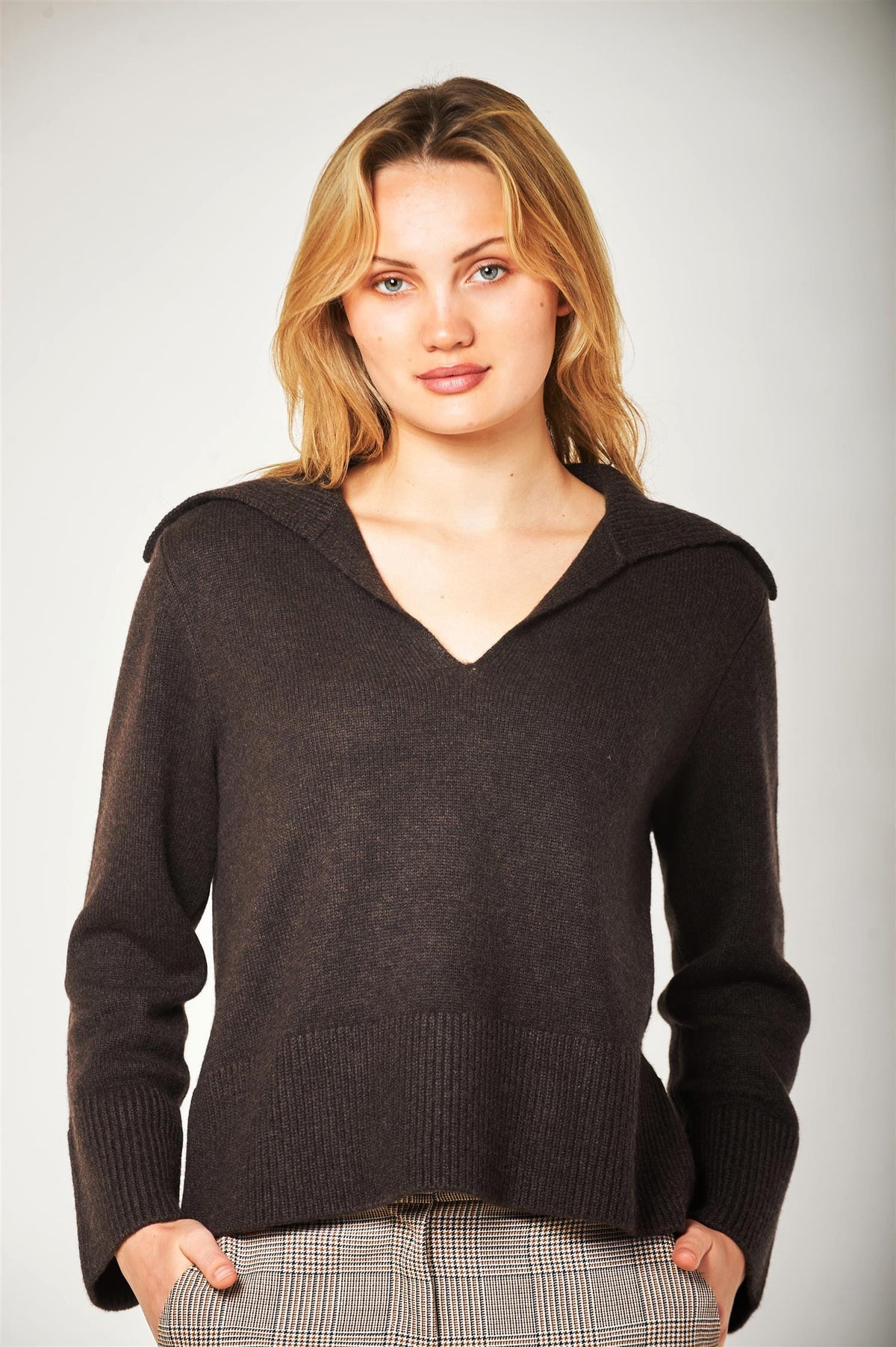 Aurora Victoria Cashmere Pullover Brown Genser