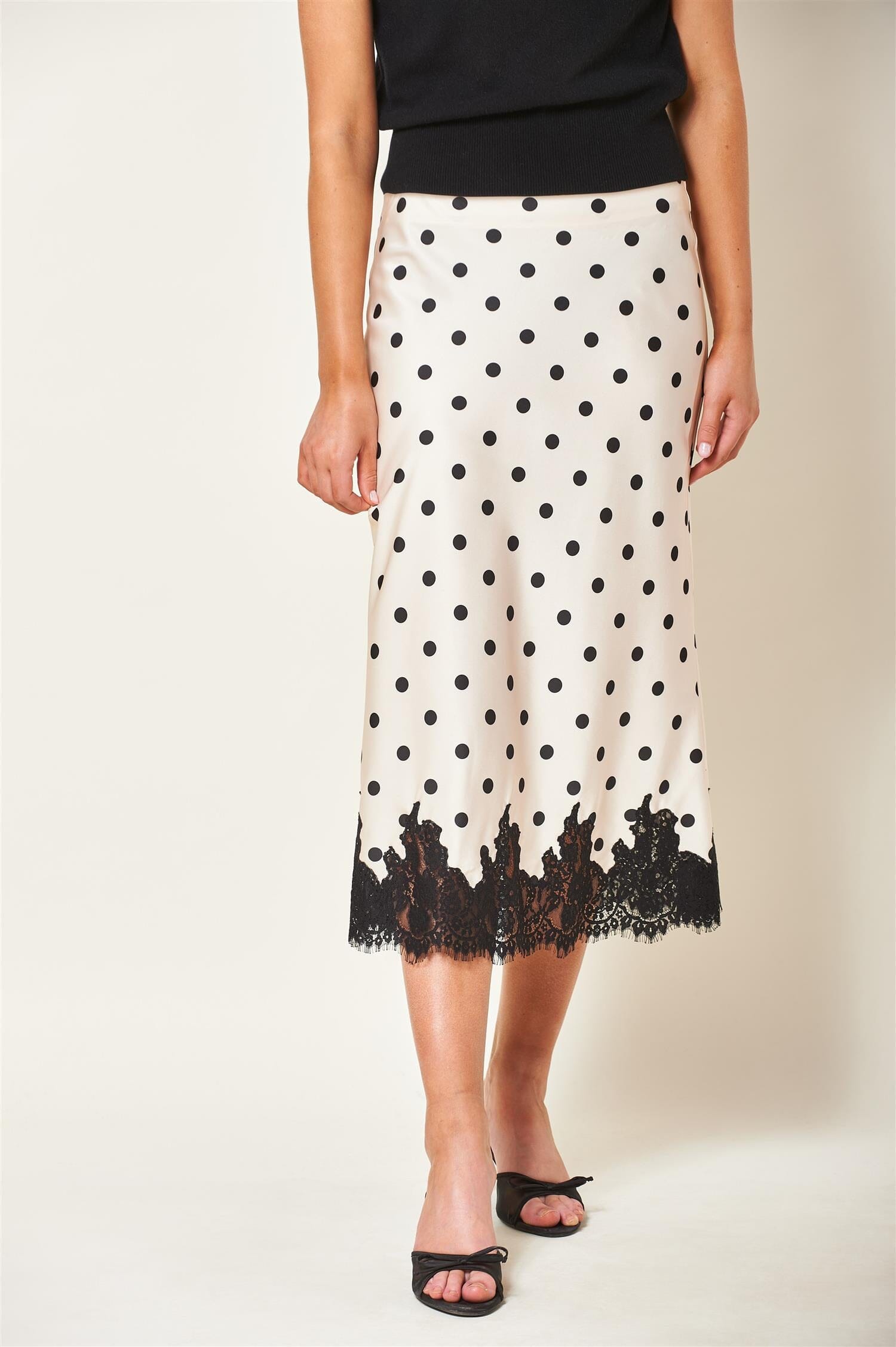 ArnieSays: Lynne Black Polka Dot Skjørt