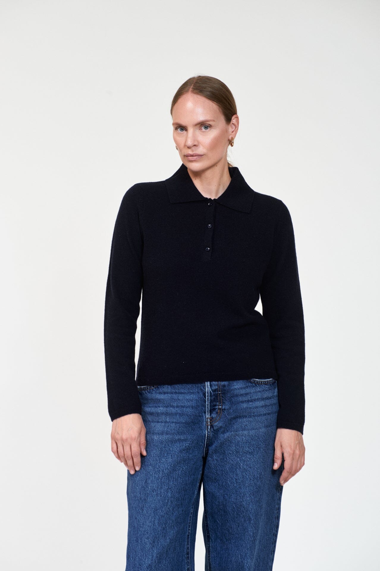 ArnieSays: CASSIE Dk Navy Genser
