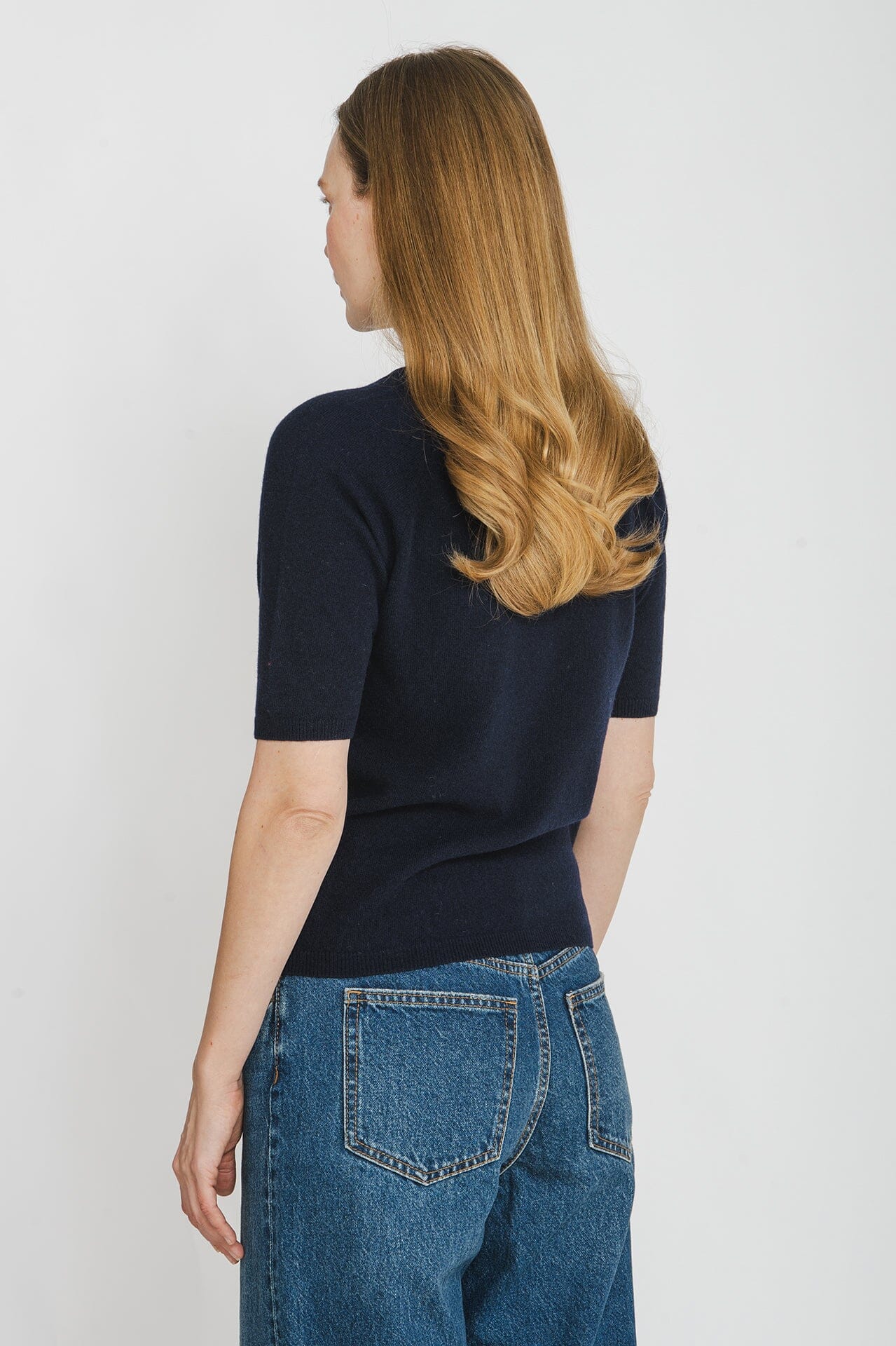 ArnieSays: Julia Dk Navy Genser