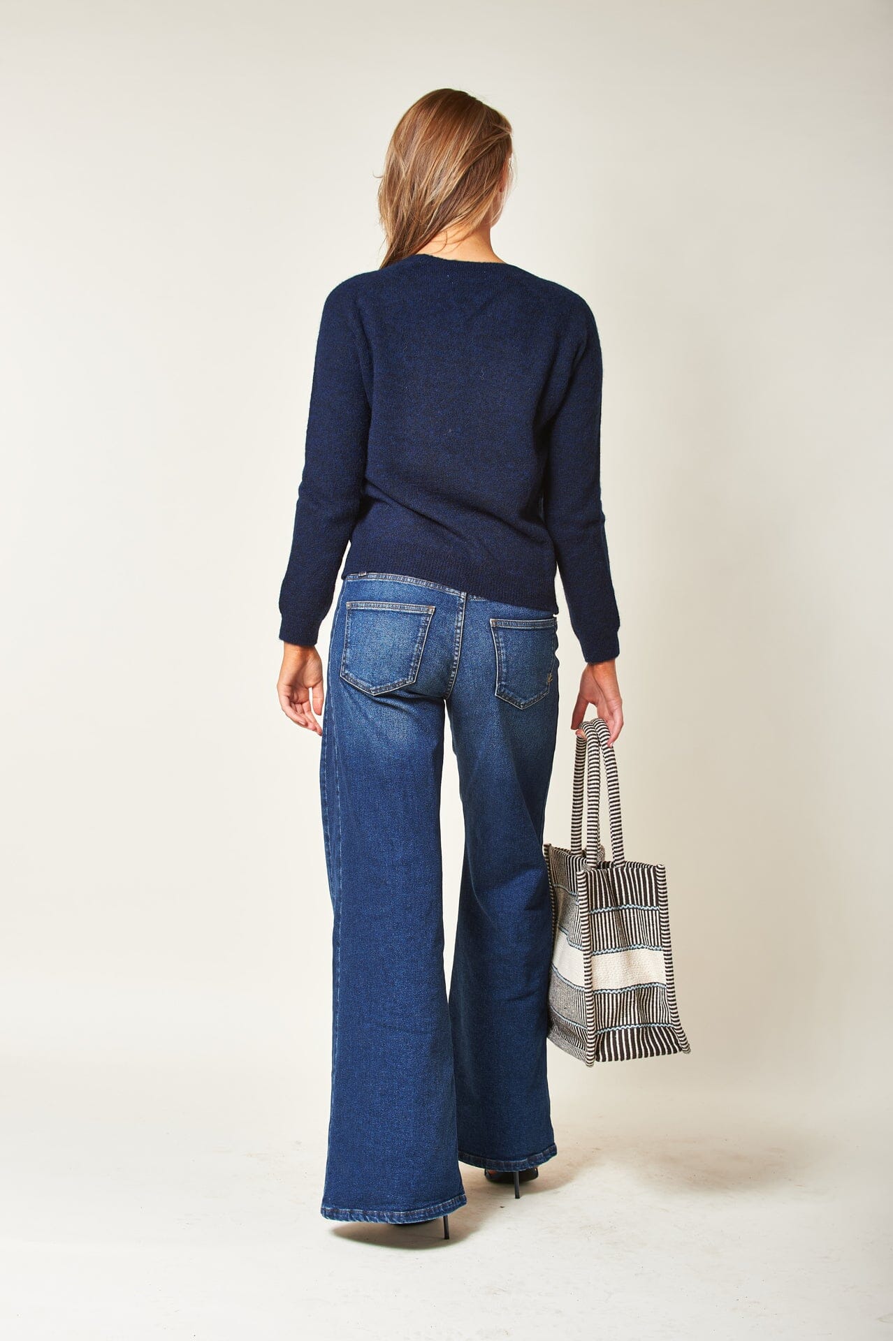 ArnieSays: Fiona Navy Genser