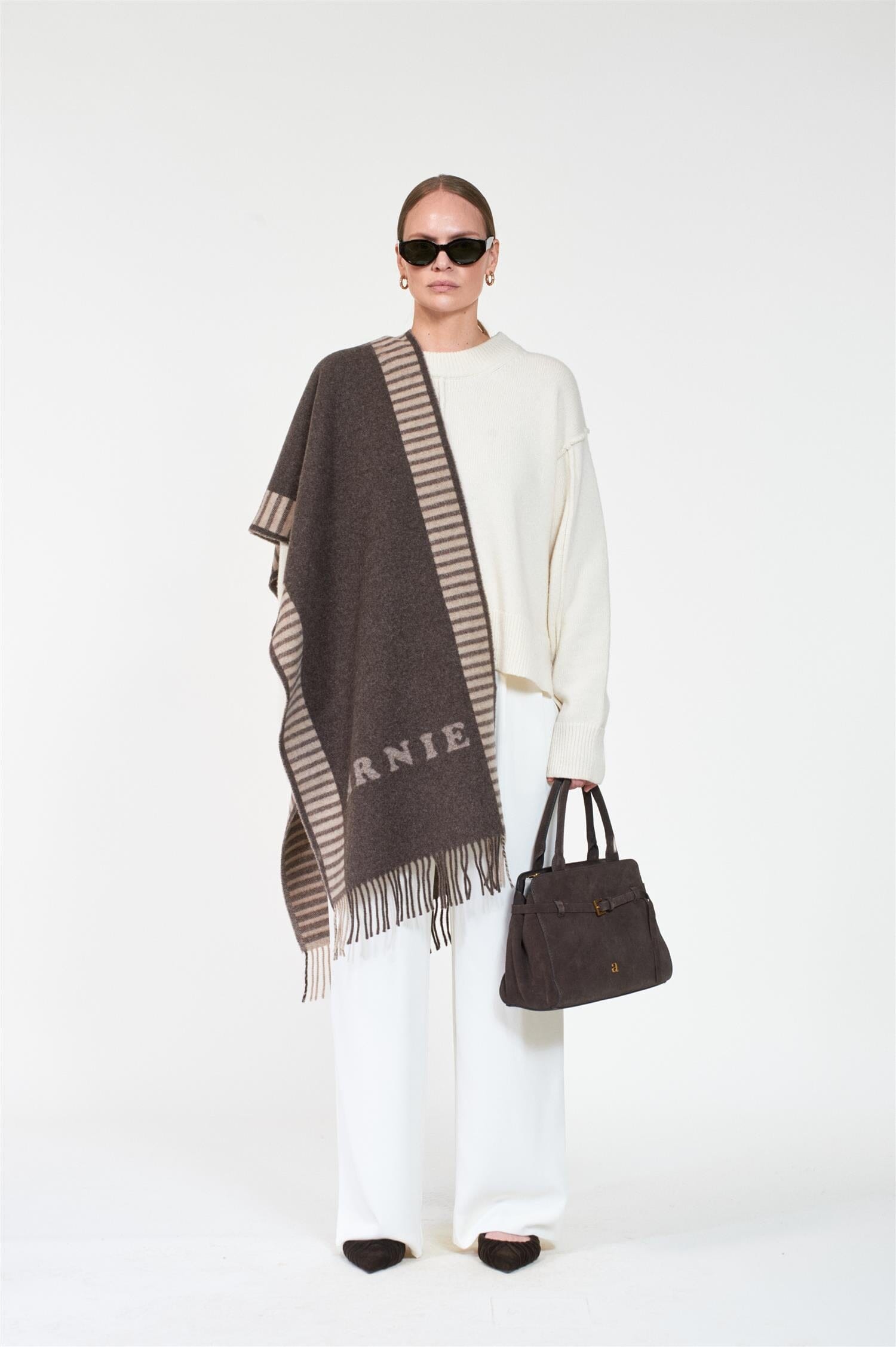 ArnieSays: SIGNATURE Dk Brown Melange Tilbehør