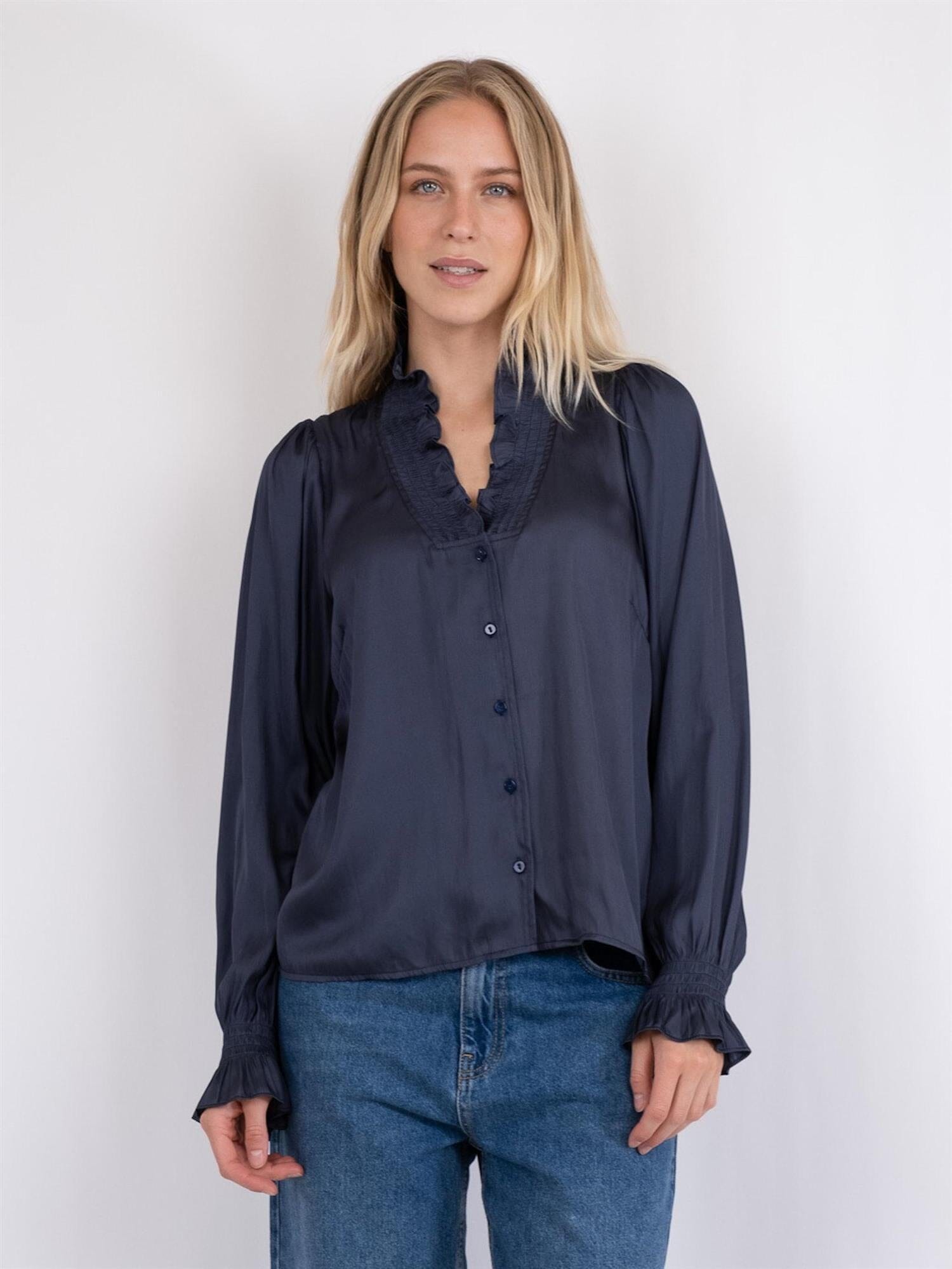 Neo Noir Brielle Satin Blouse Midnight Blue Bluse
